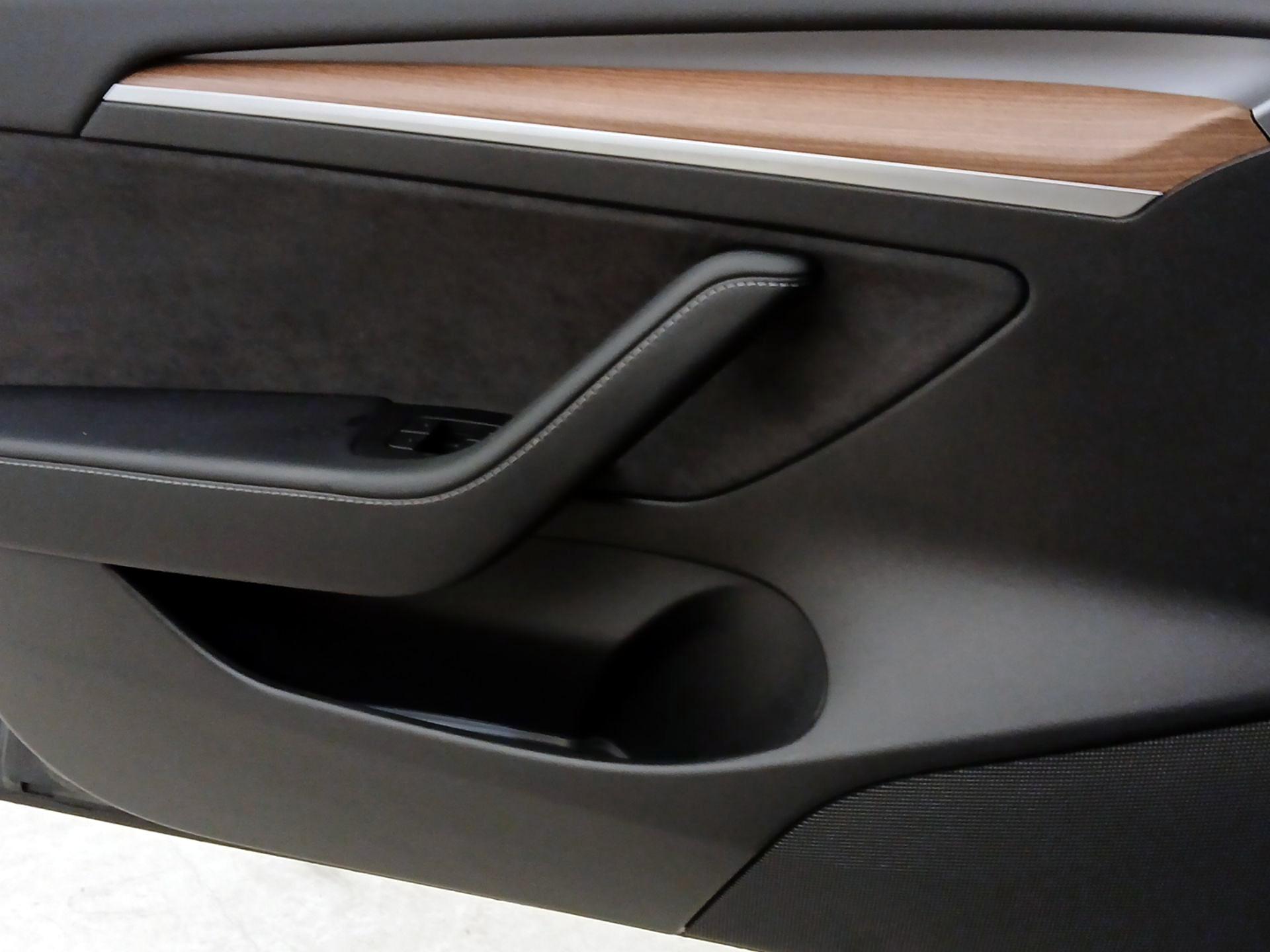 Thumbnail: 2022 Tesla Model 3 - 10