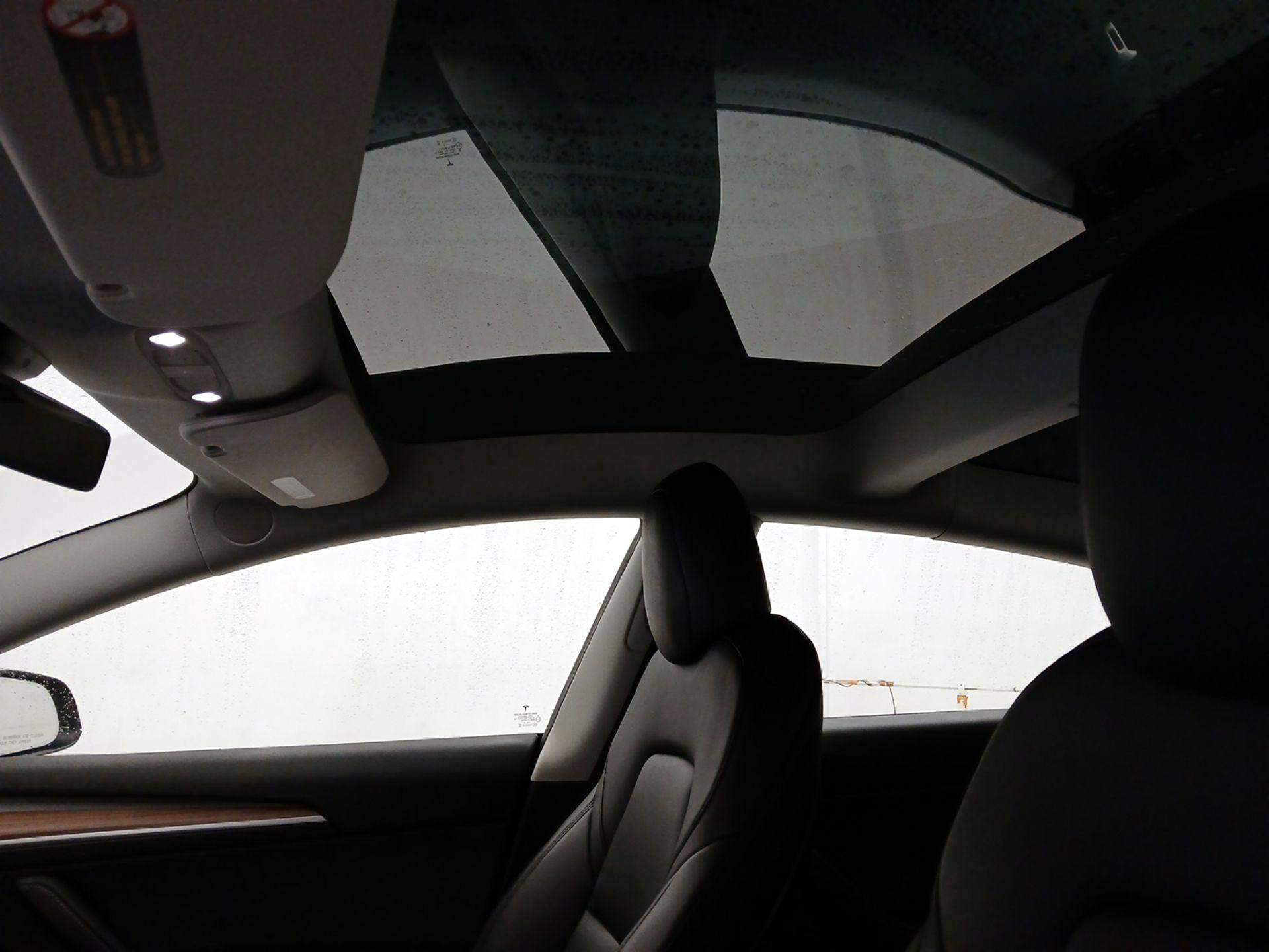 Thumbnail: 2022 Tesla Model 3 - 15