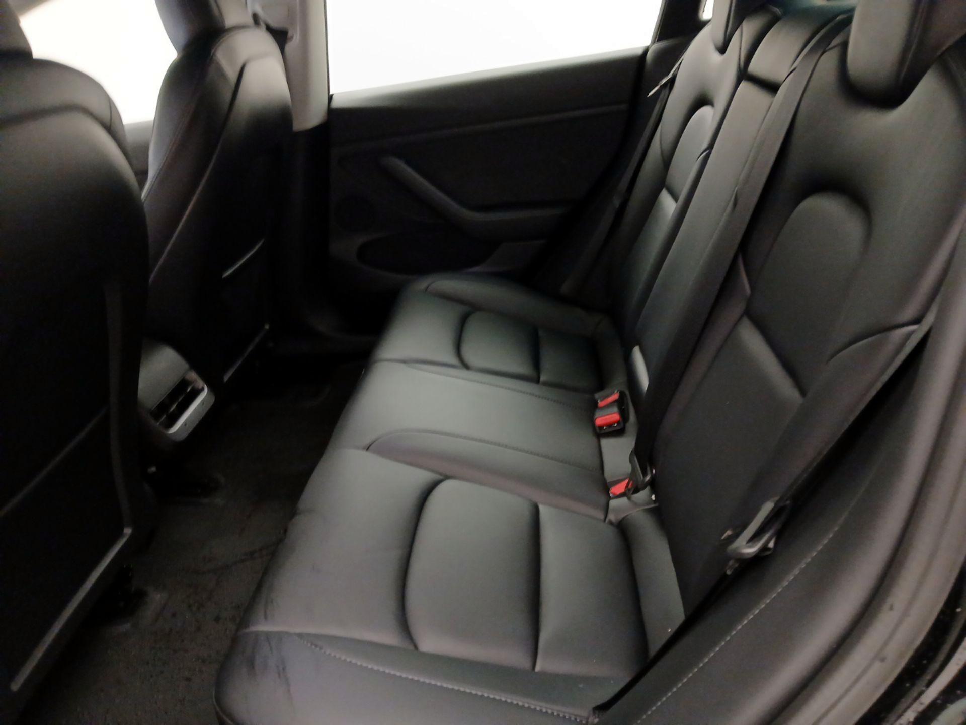 Thumbnail: 2022 Tesla Model 3 - 16