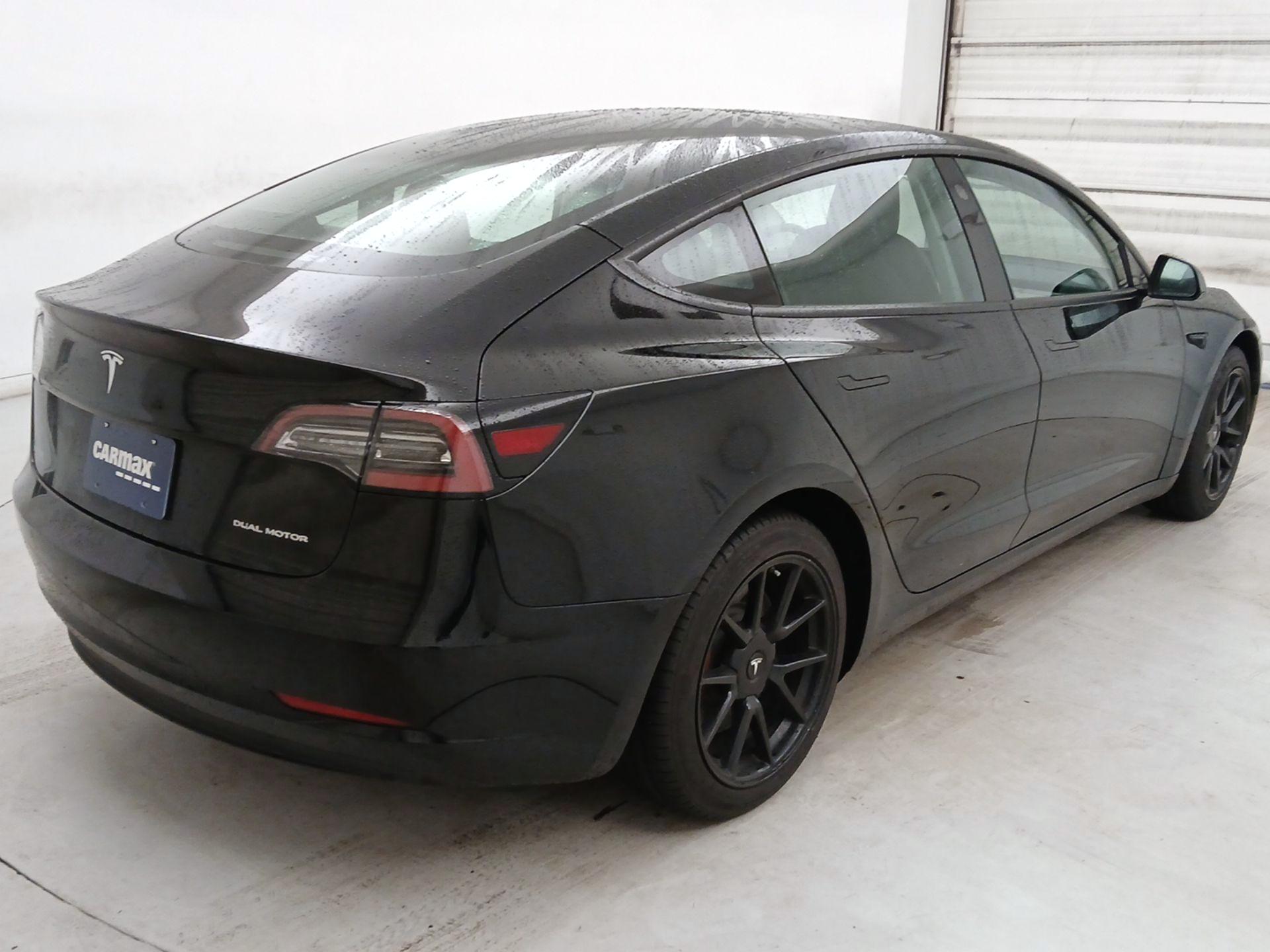 Thumbnail: 2022 Tesla Model 3 - 5