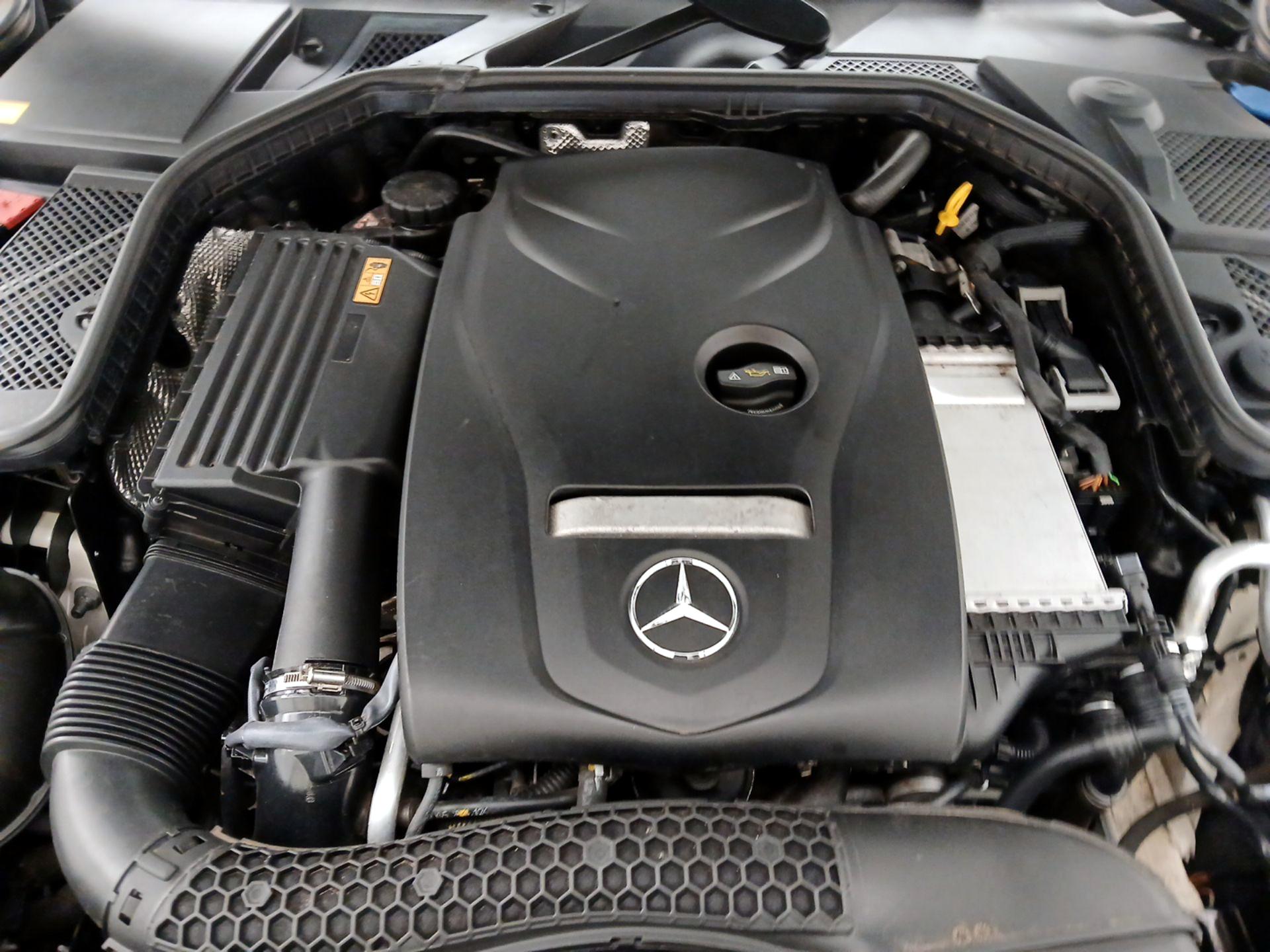 Thumbnail: 2015 Mercedes-Benz C-Class - 20