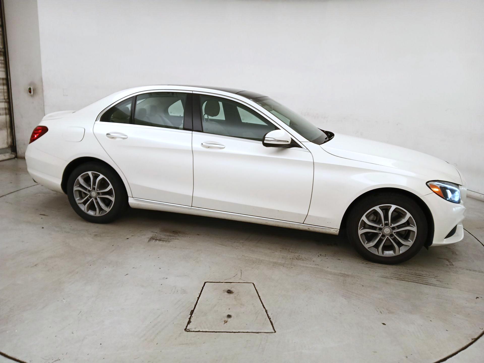 Thumbnail: 2015 Mercedes-Benz C-Class - 4