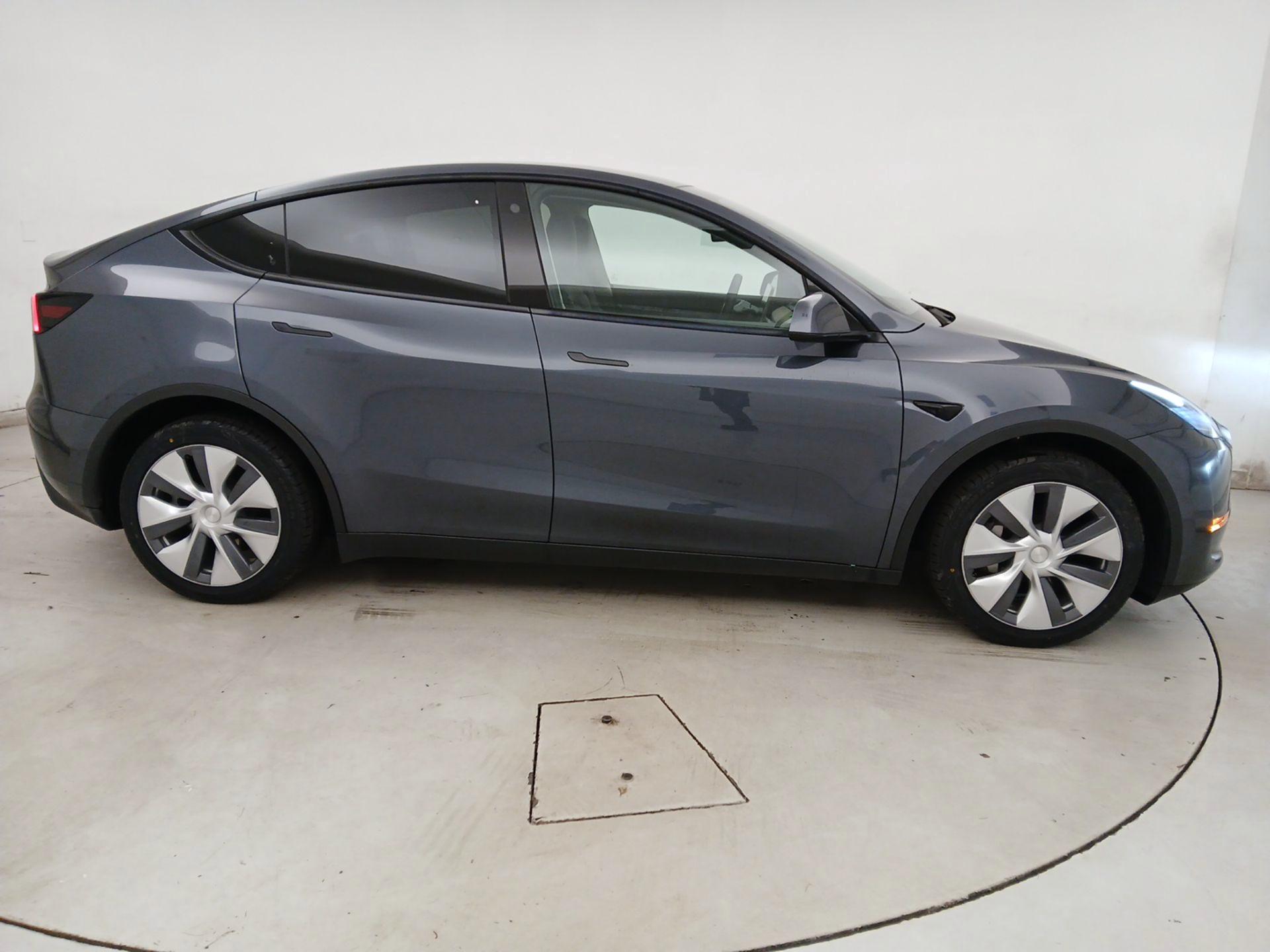 Thumbnail: 2022 Tesla Model Y - 4
