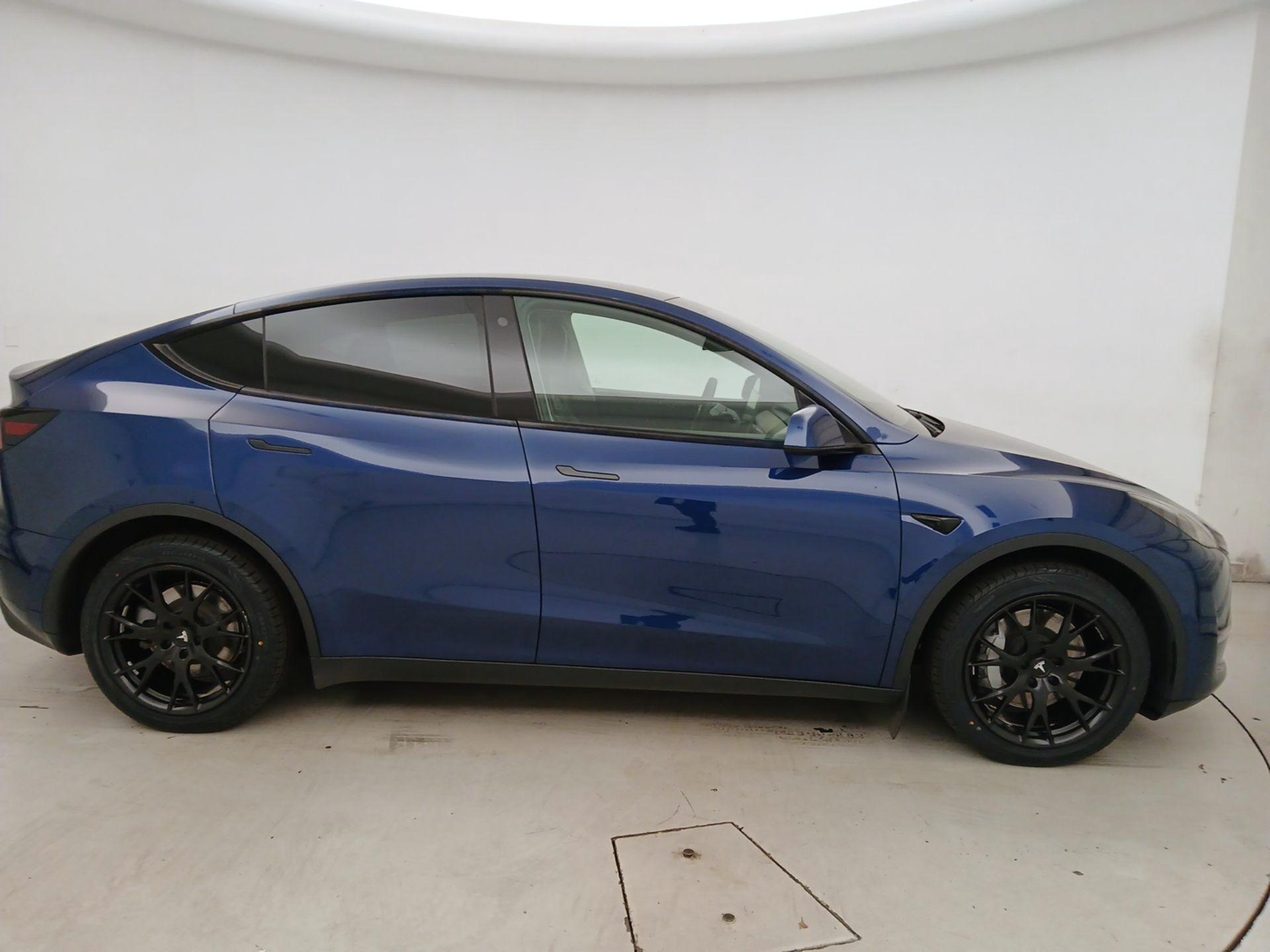 Thumbnail: 2021 Tesla Model Y - 4