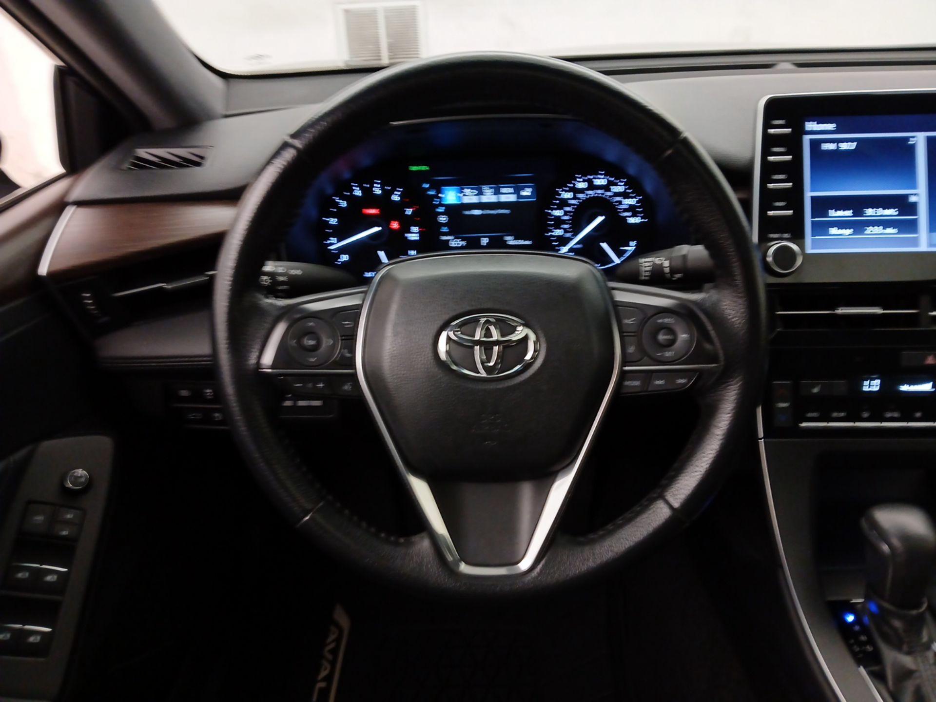 Thumbnail: 2019 Toyota Avalon - 10