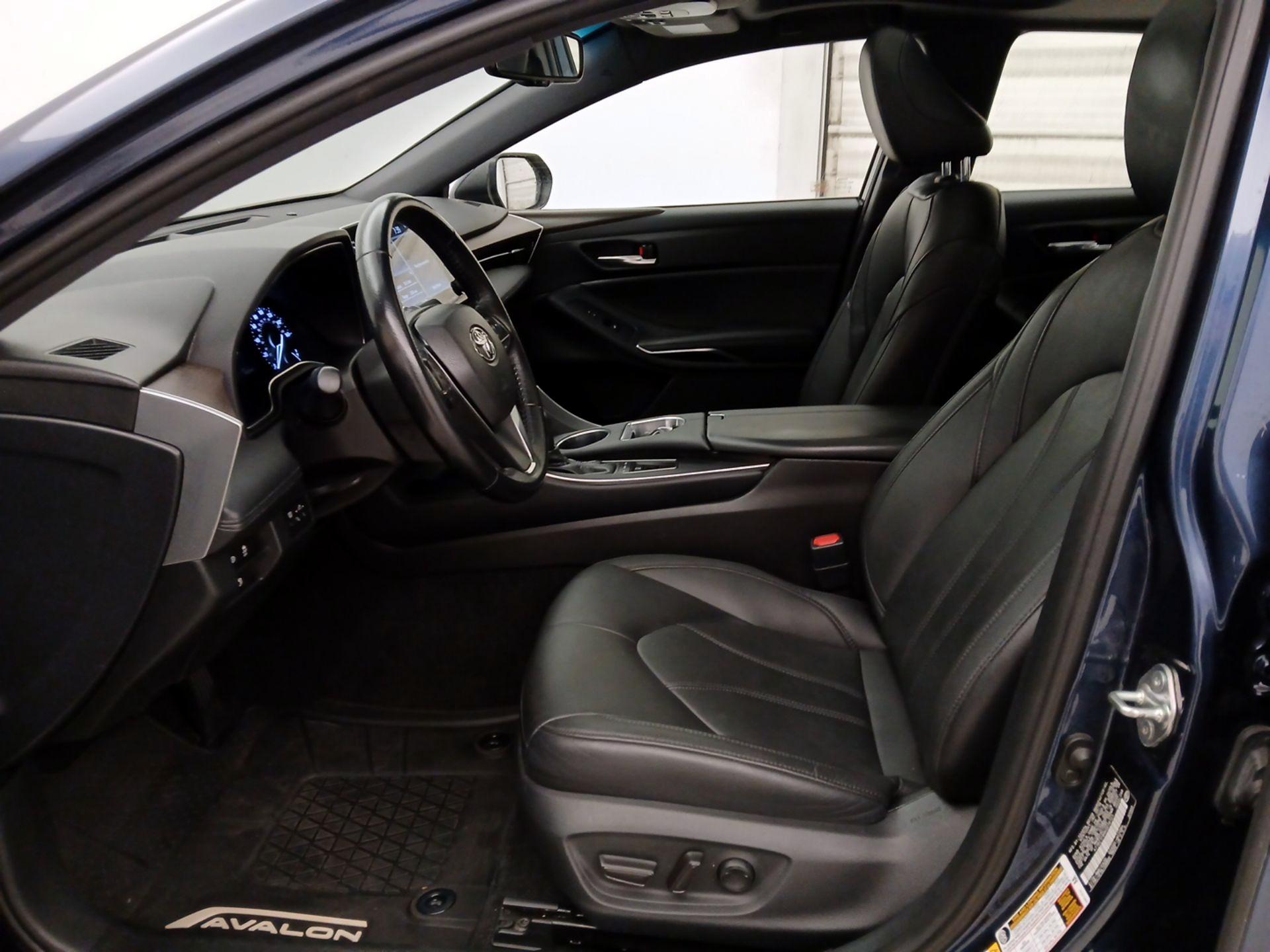 Thumbnail: 2019 Toyota Avalon - 11