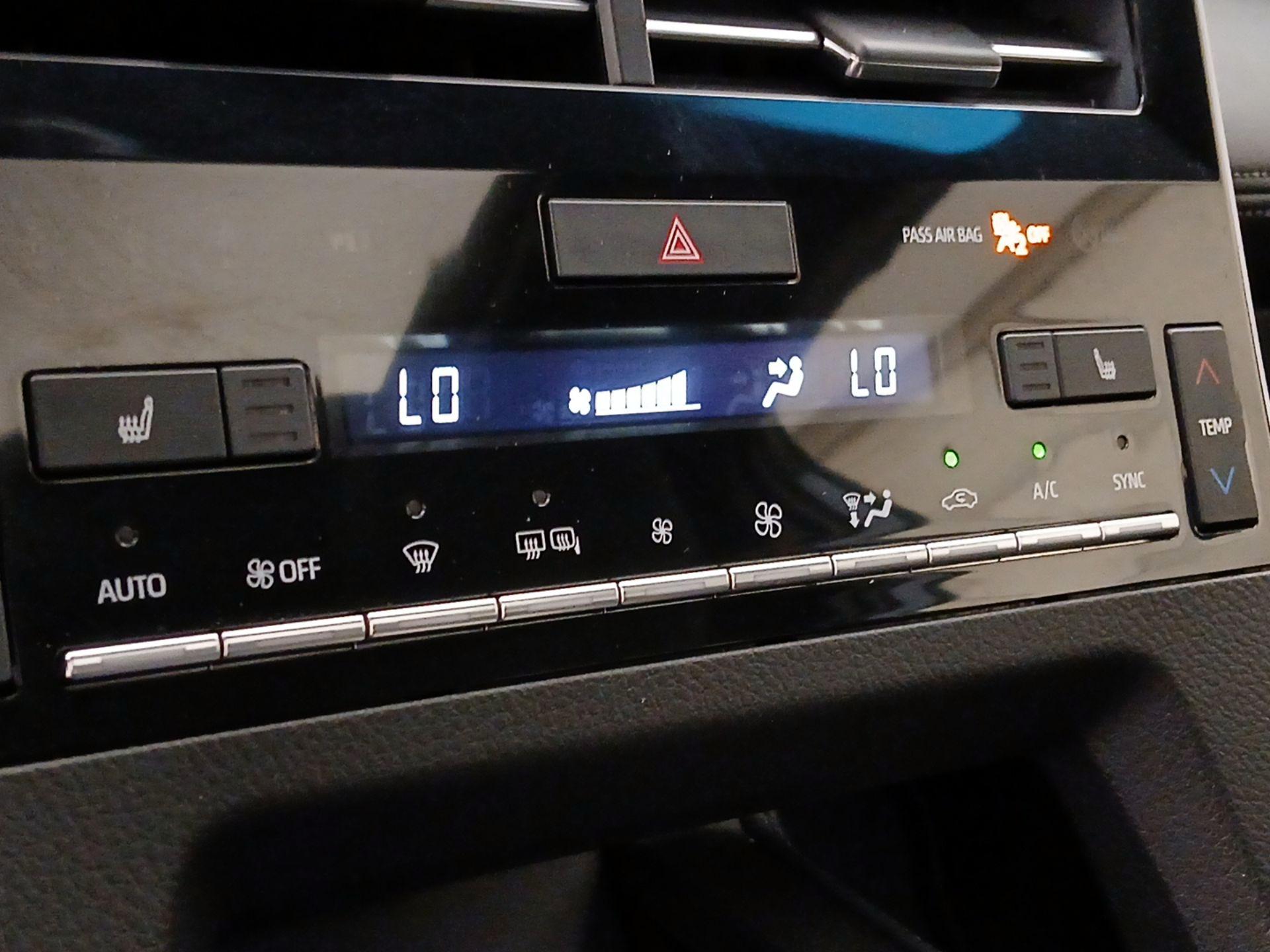 Thumbnail: 2019 Toyota Avalon - 16