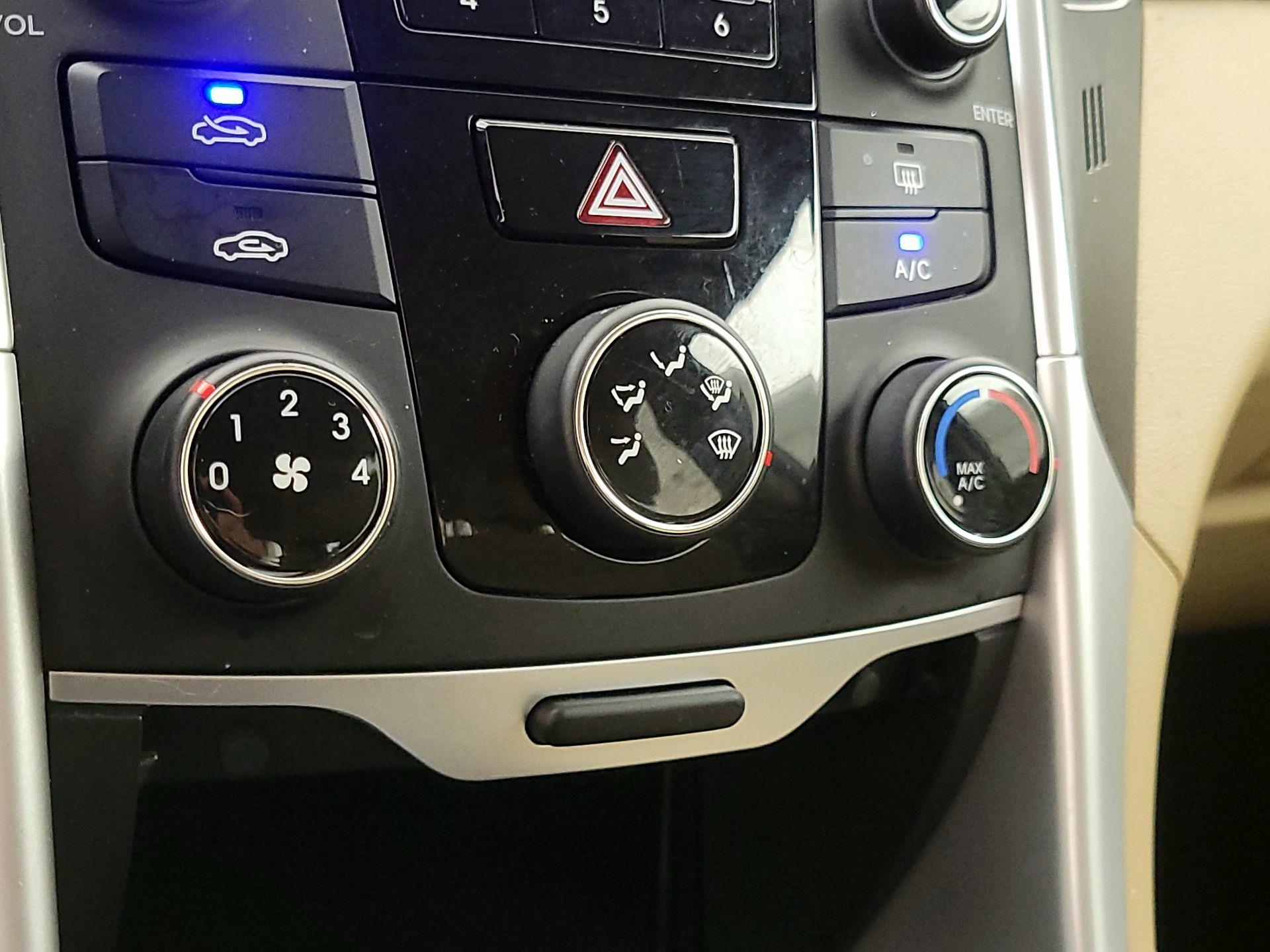 Thumbnail: 2014 Hyundai Sonata - 13