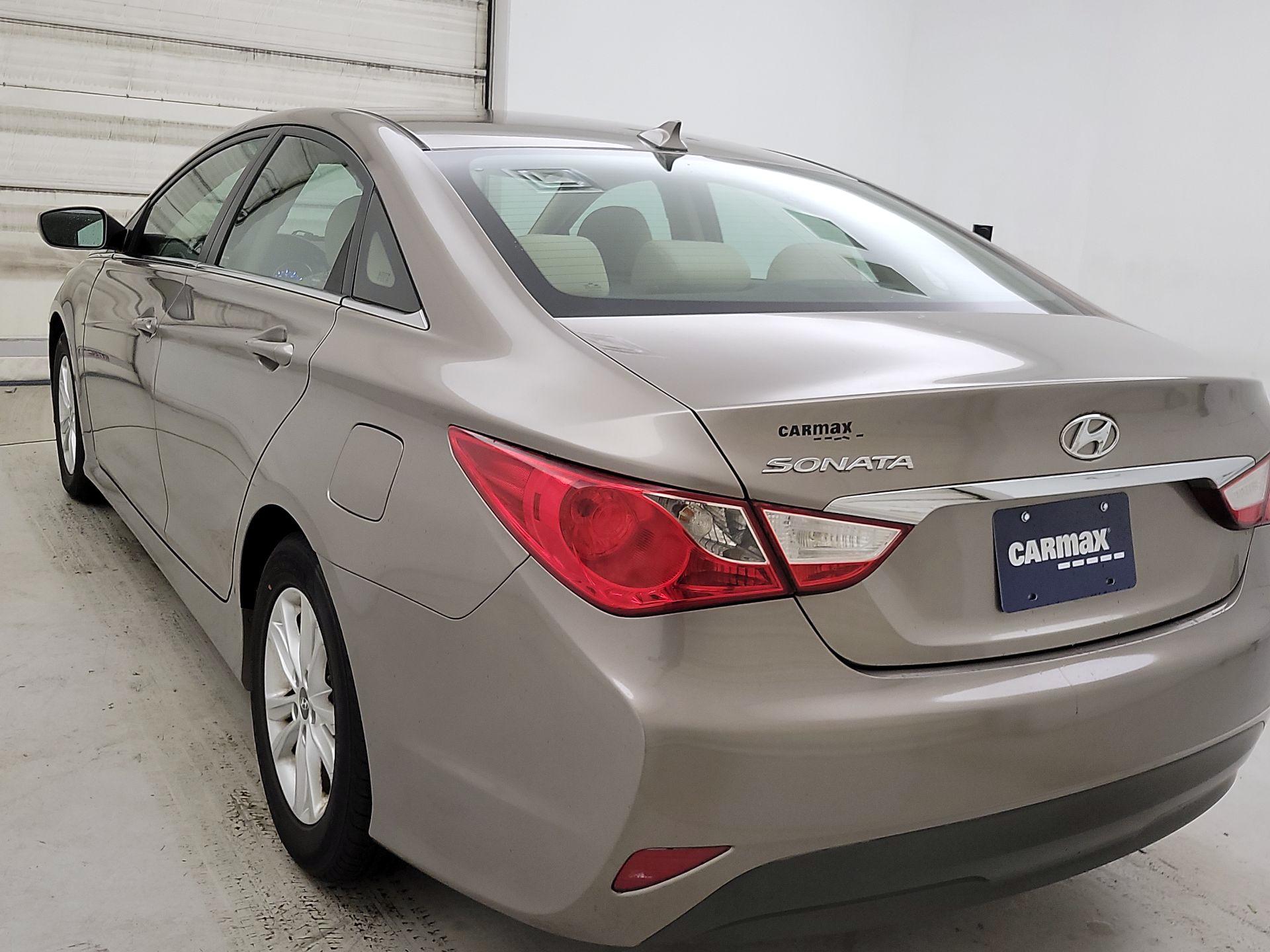 Thumbnail: 2014 Hyundai Sonata - 7