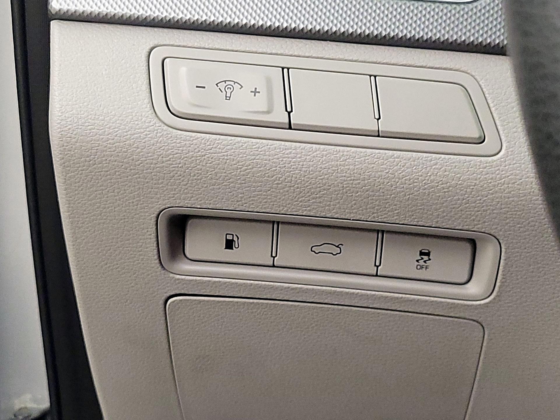 Thumbnail: 2015 Hyundai Sonata - 13