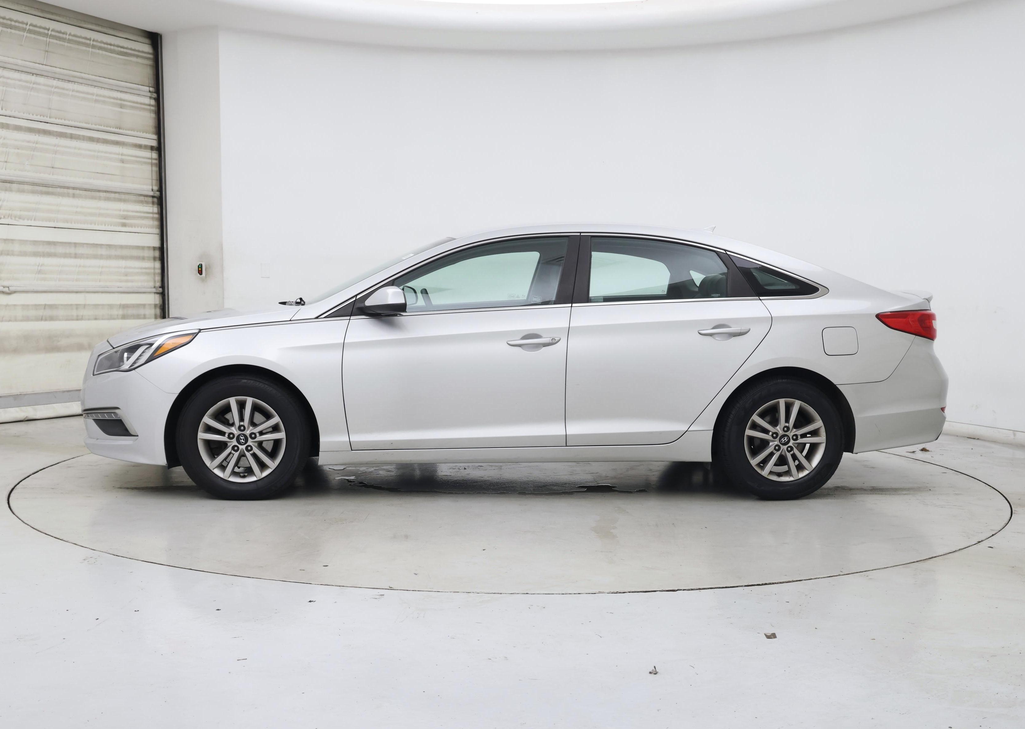 Thumbnail: 2015 Hyundai Sonata - 3