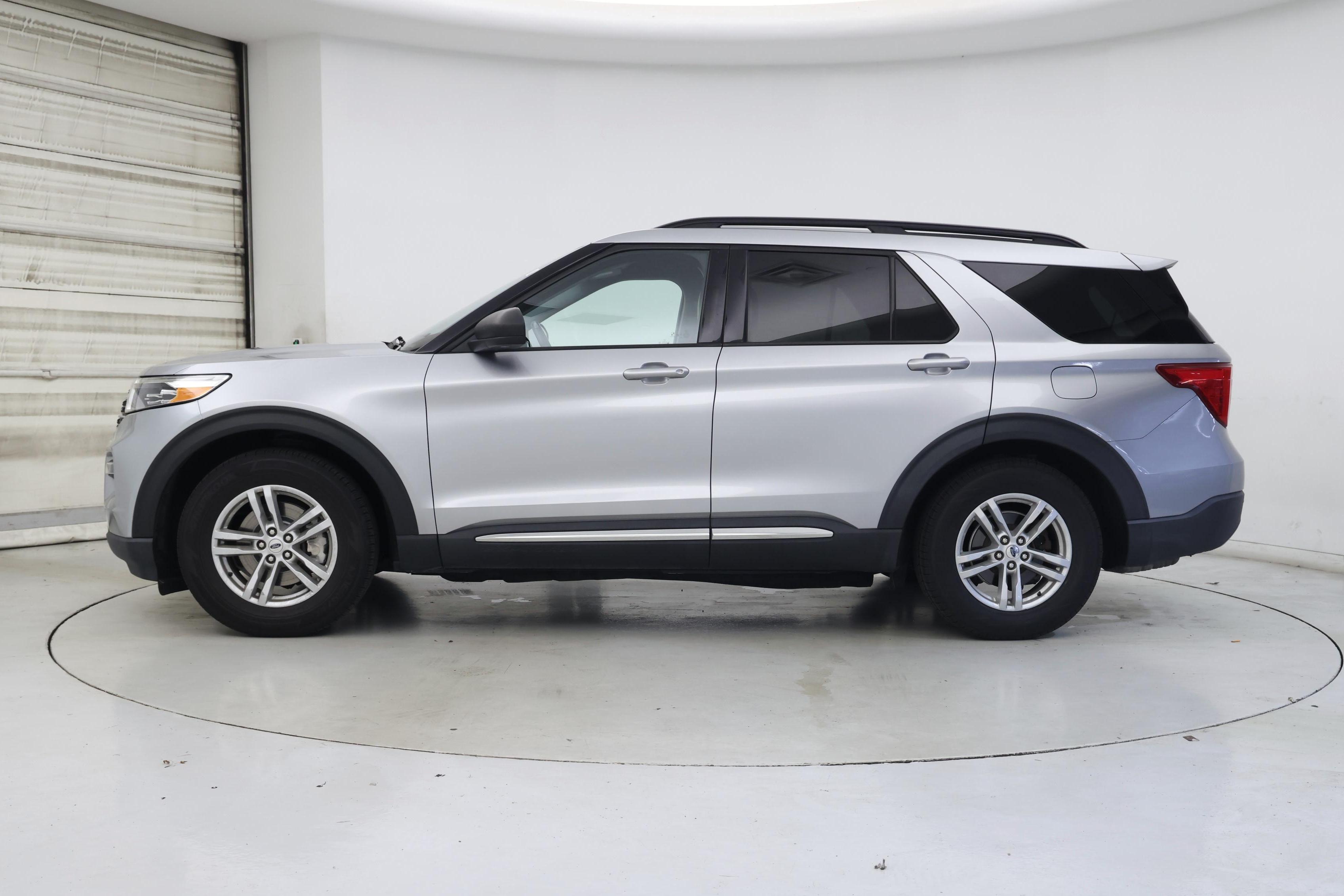 Thumbnail: 2021 Ford Explorer - 3