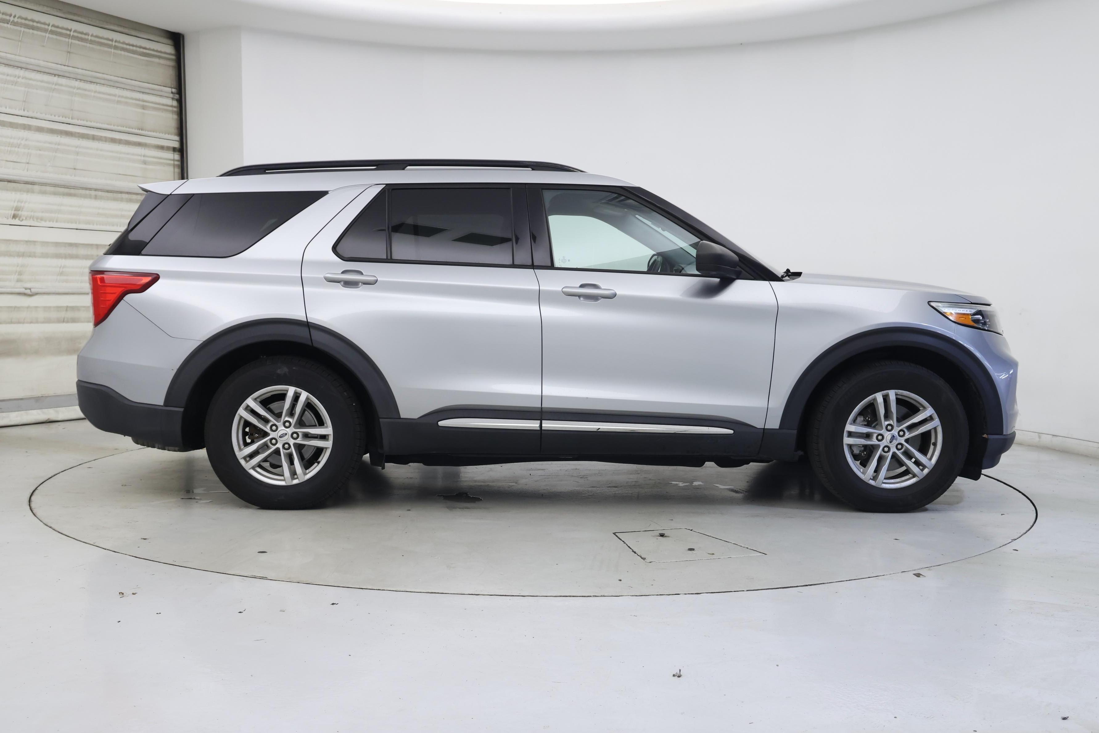 Thumbnail: 2021 Ford Explorer - 7