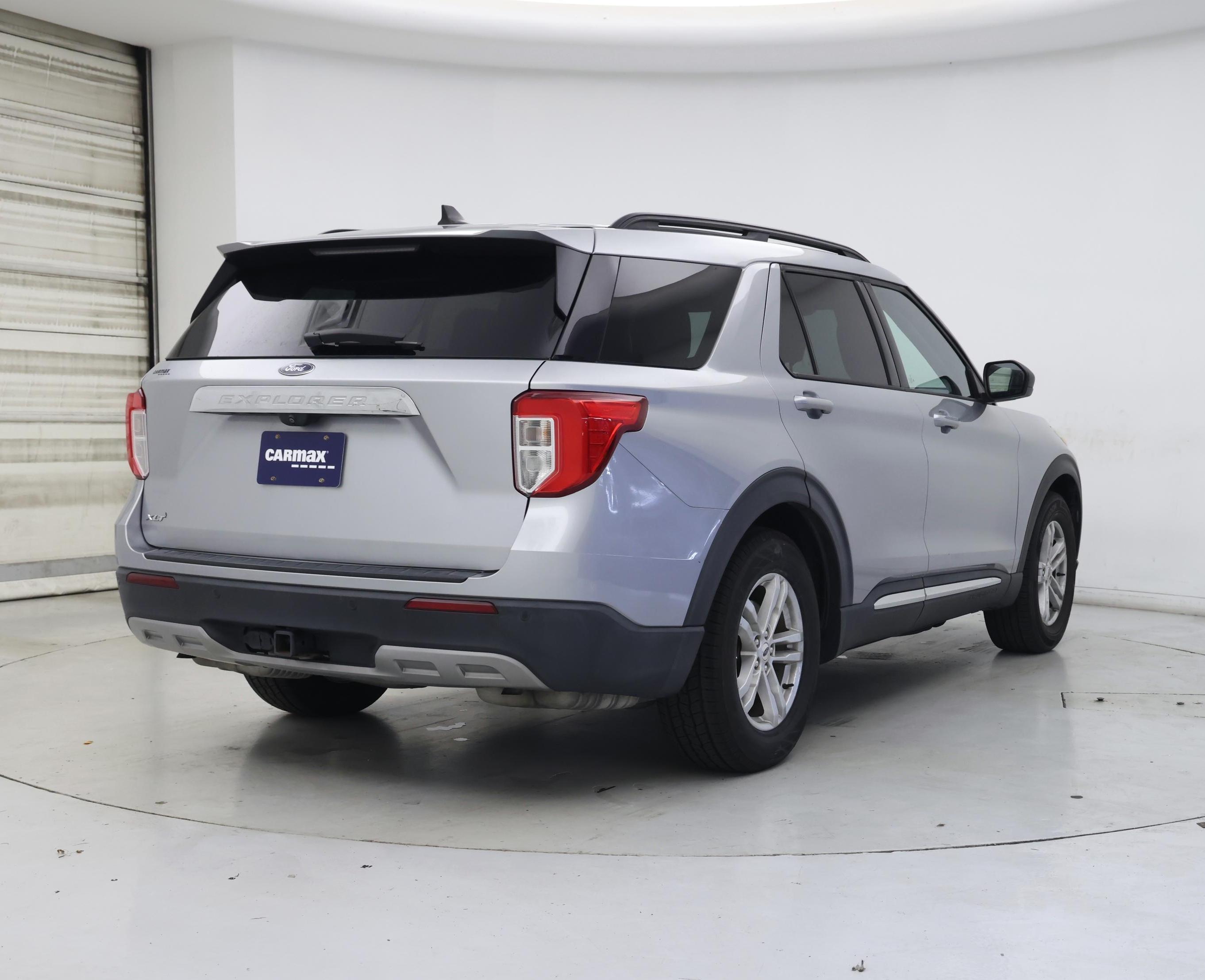 Thumbnail: 2021 Ford Explorer - 8