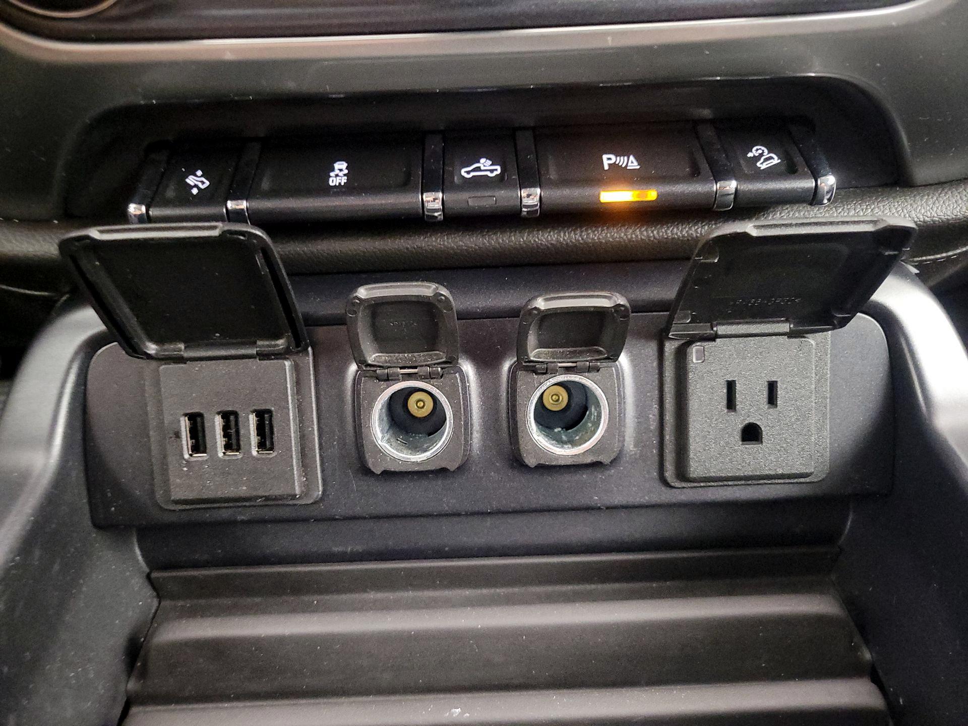 Thumbnail: 2015 Chevrolet Silverado 1500 - 19