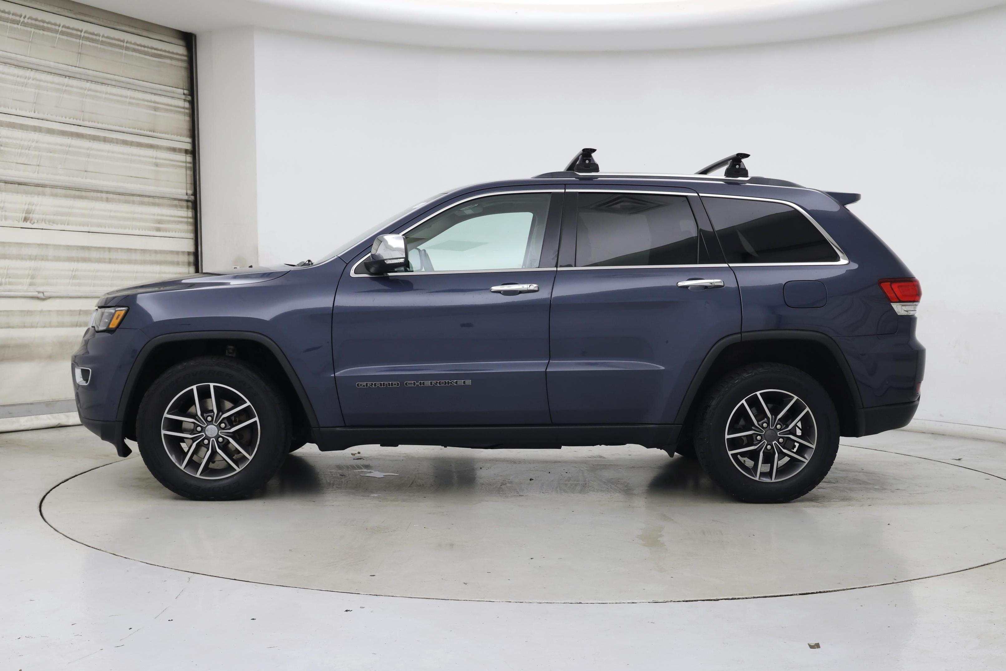 Thumbnail: 2020 Jeep Grand Cherokee - 3