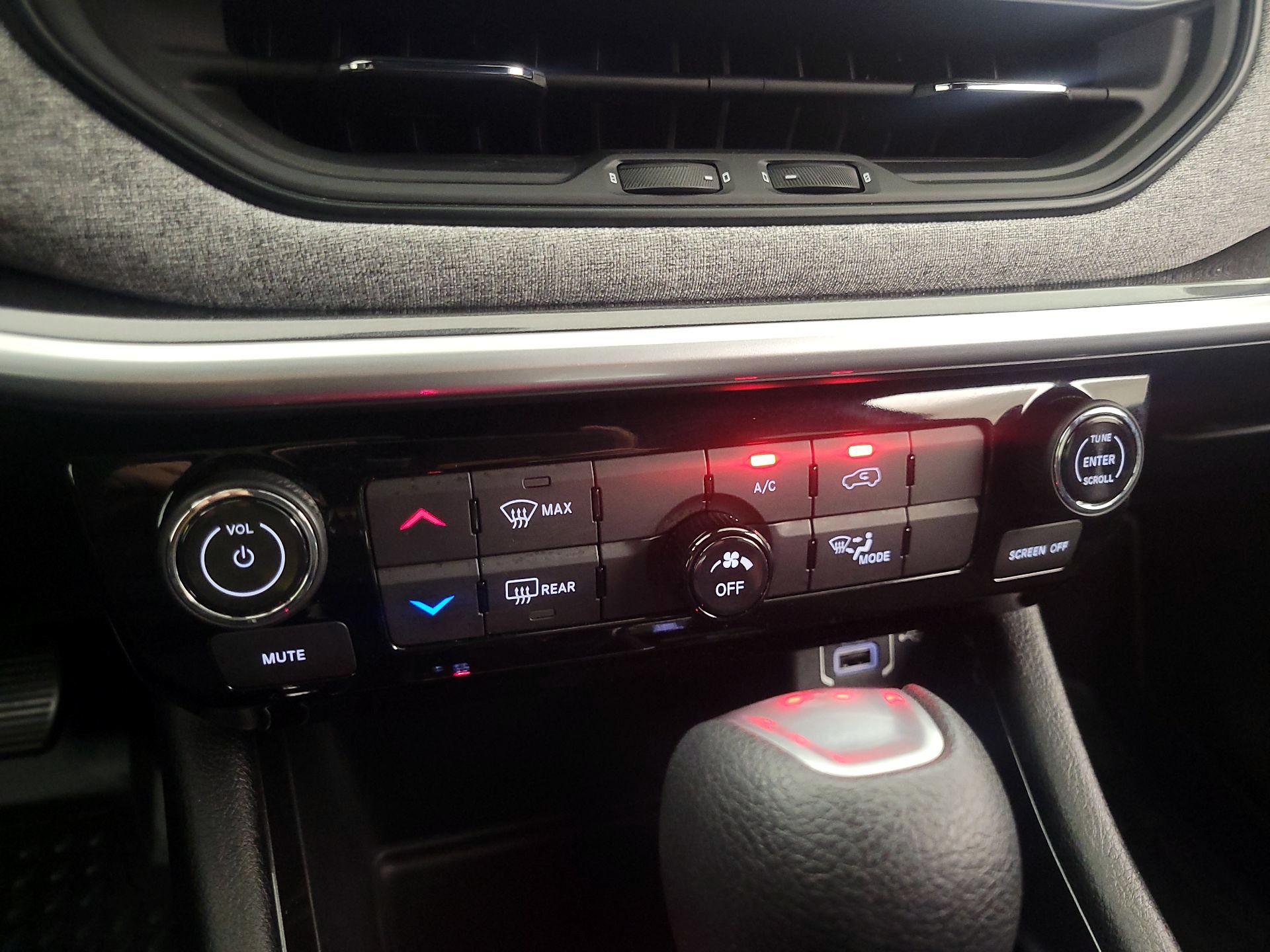 Thumbnail: 2023 Jeep Compass - 16