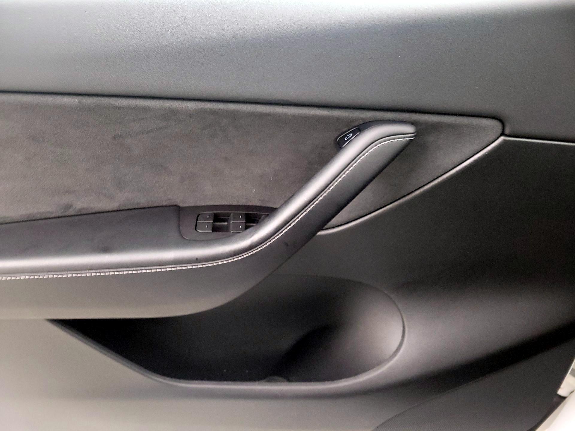 Thumbnail: 2022 Tesla Model Y - 12