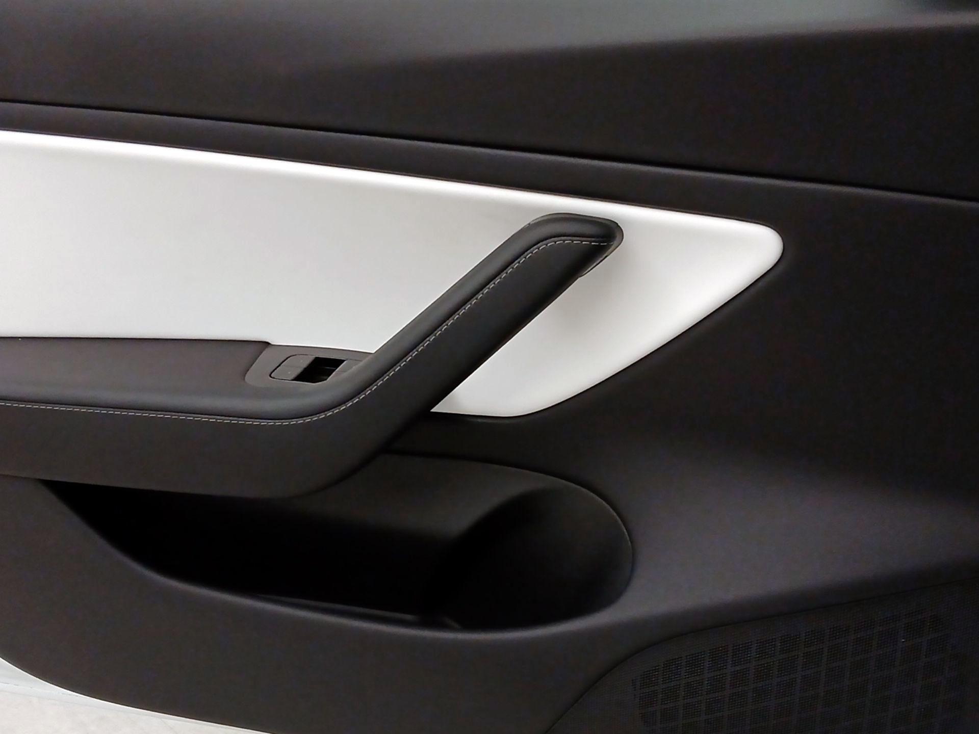 Thumbnail: 2020 Tesla Model 3 - 10