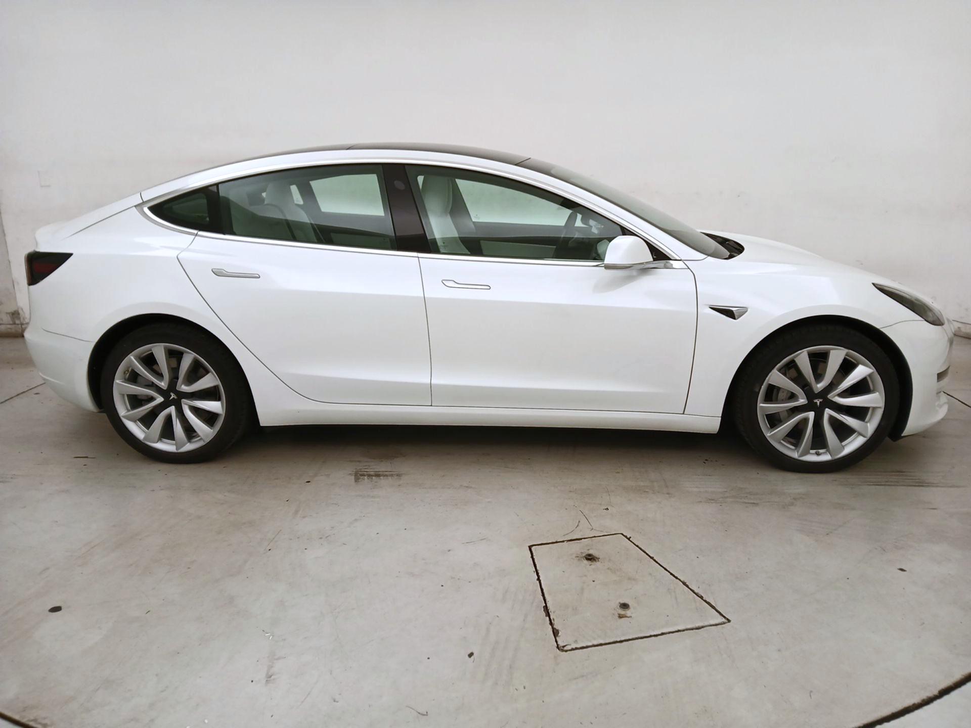 Thumbnail: 2020 Tesla Model 3 - 4