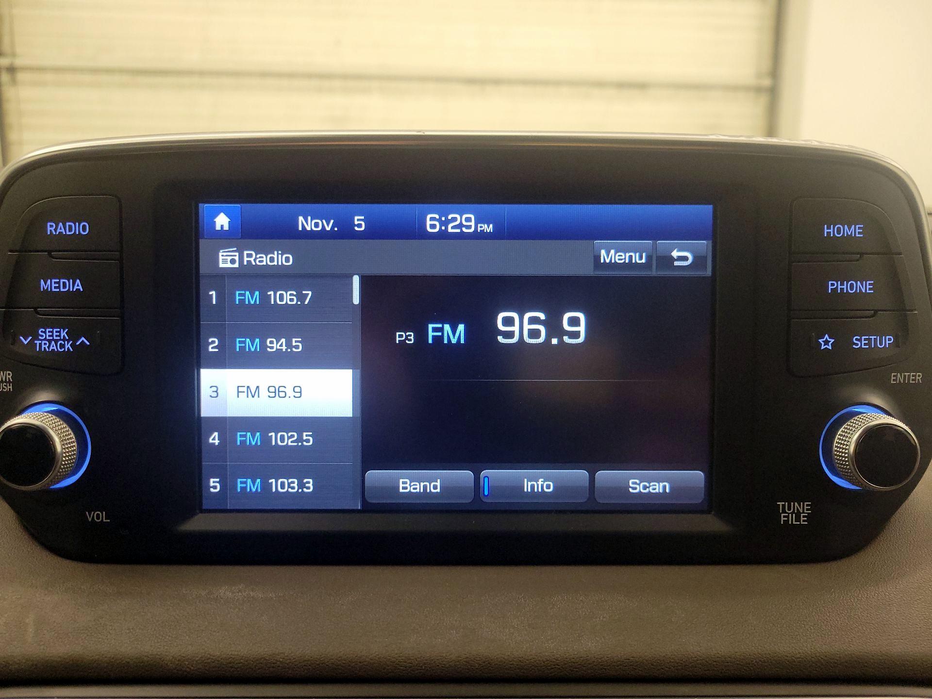 Thumbnail: 2019 Hyundai Santa Fe - 15