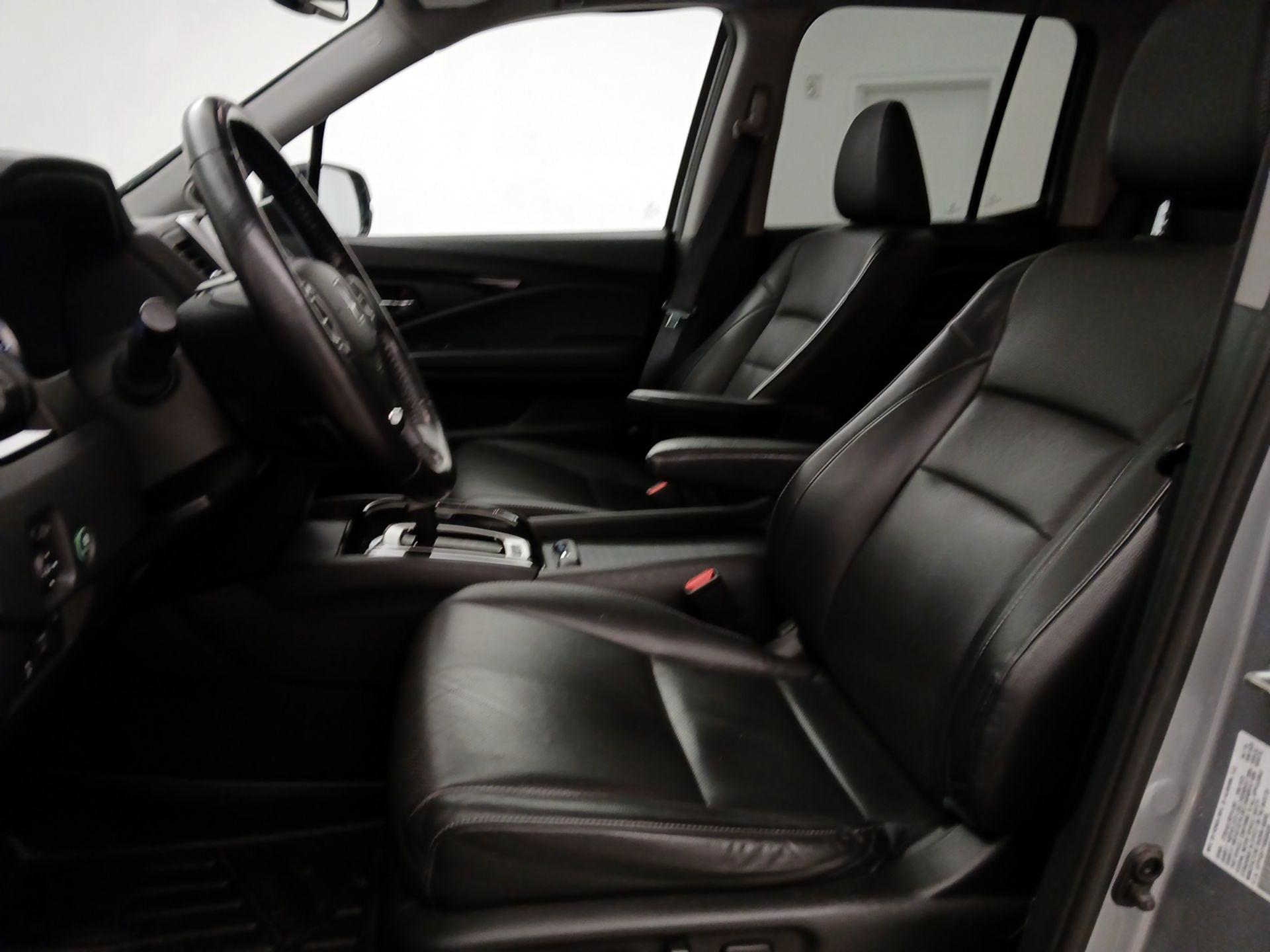 Thumbnail: 2019 Honda Ridgeline - 9