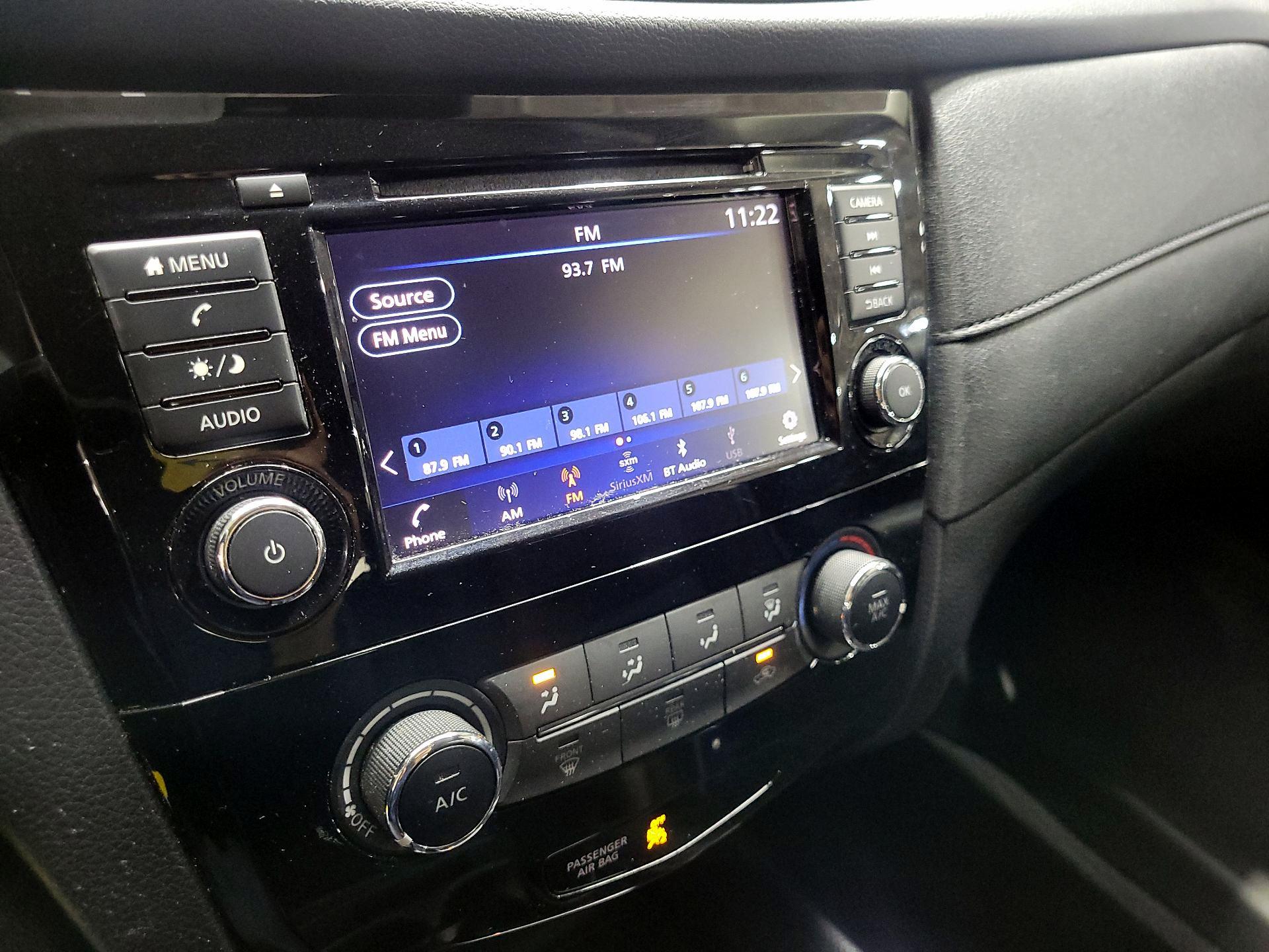 Thumbnail: 2019 Nissan Rogue - 15