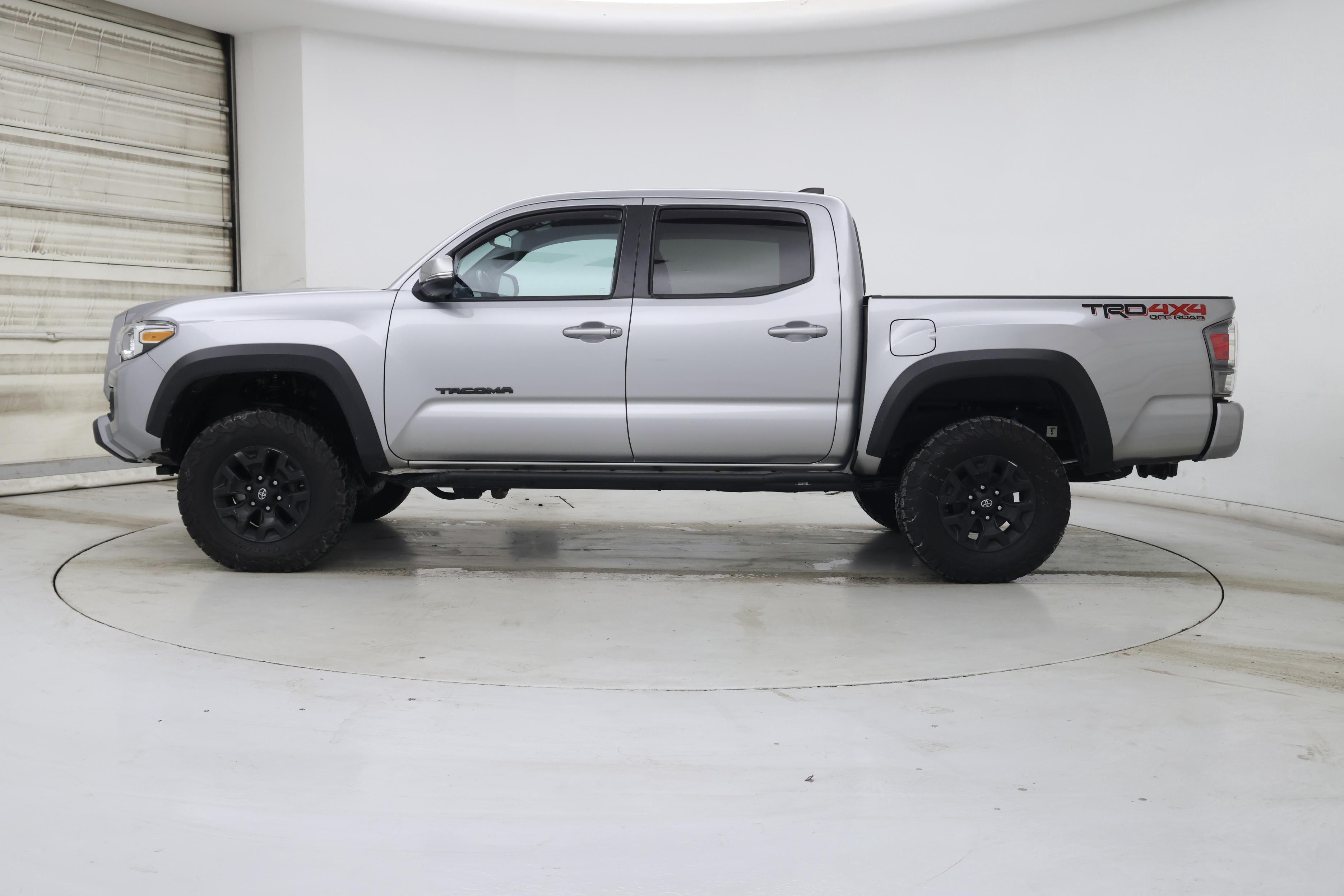 Thumbnail: 2021 Toyota Tacoma - 3