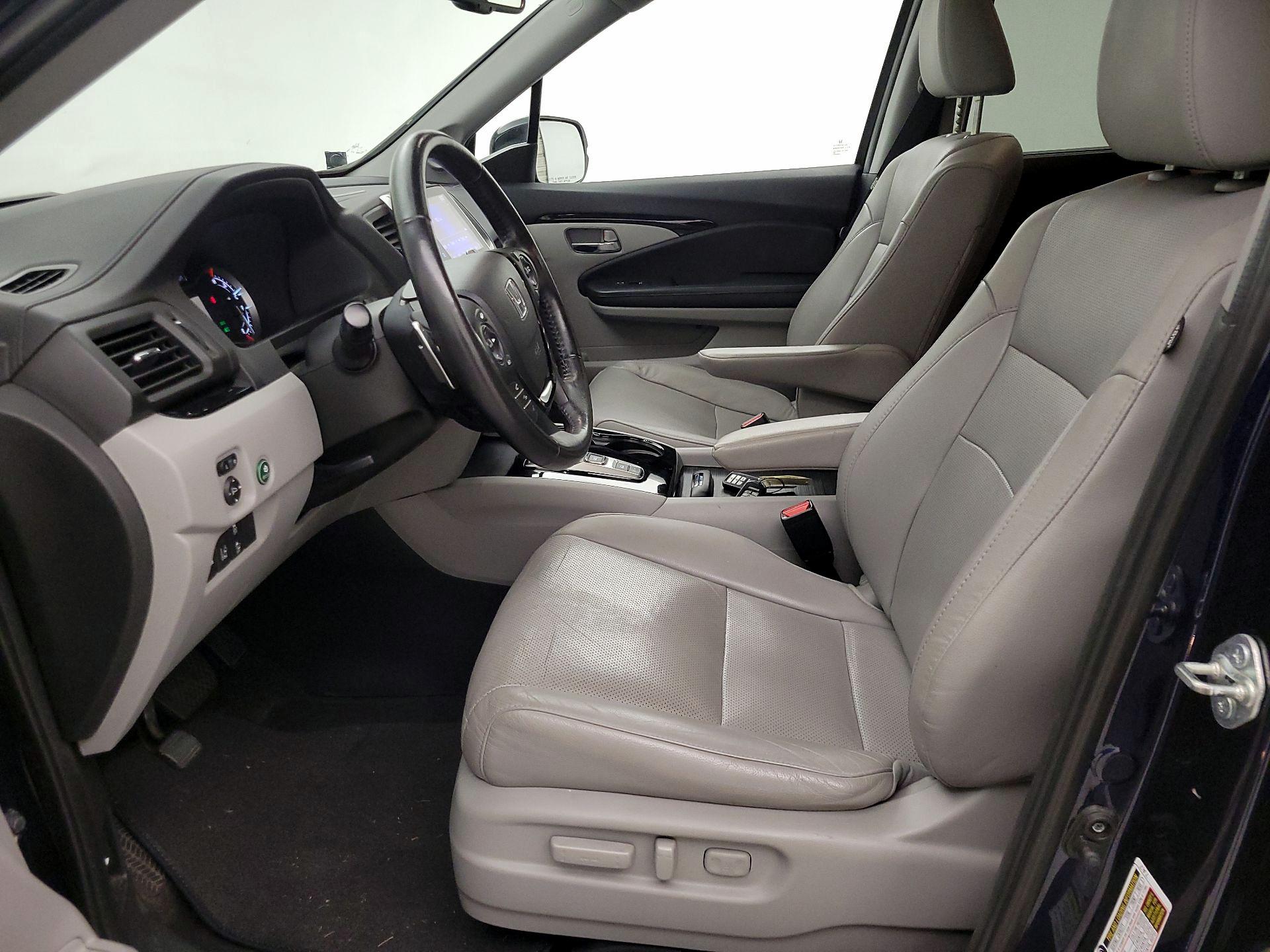 Thumbnail: 2016 Honda Pilot - 9