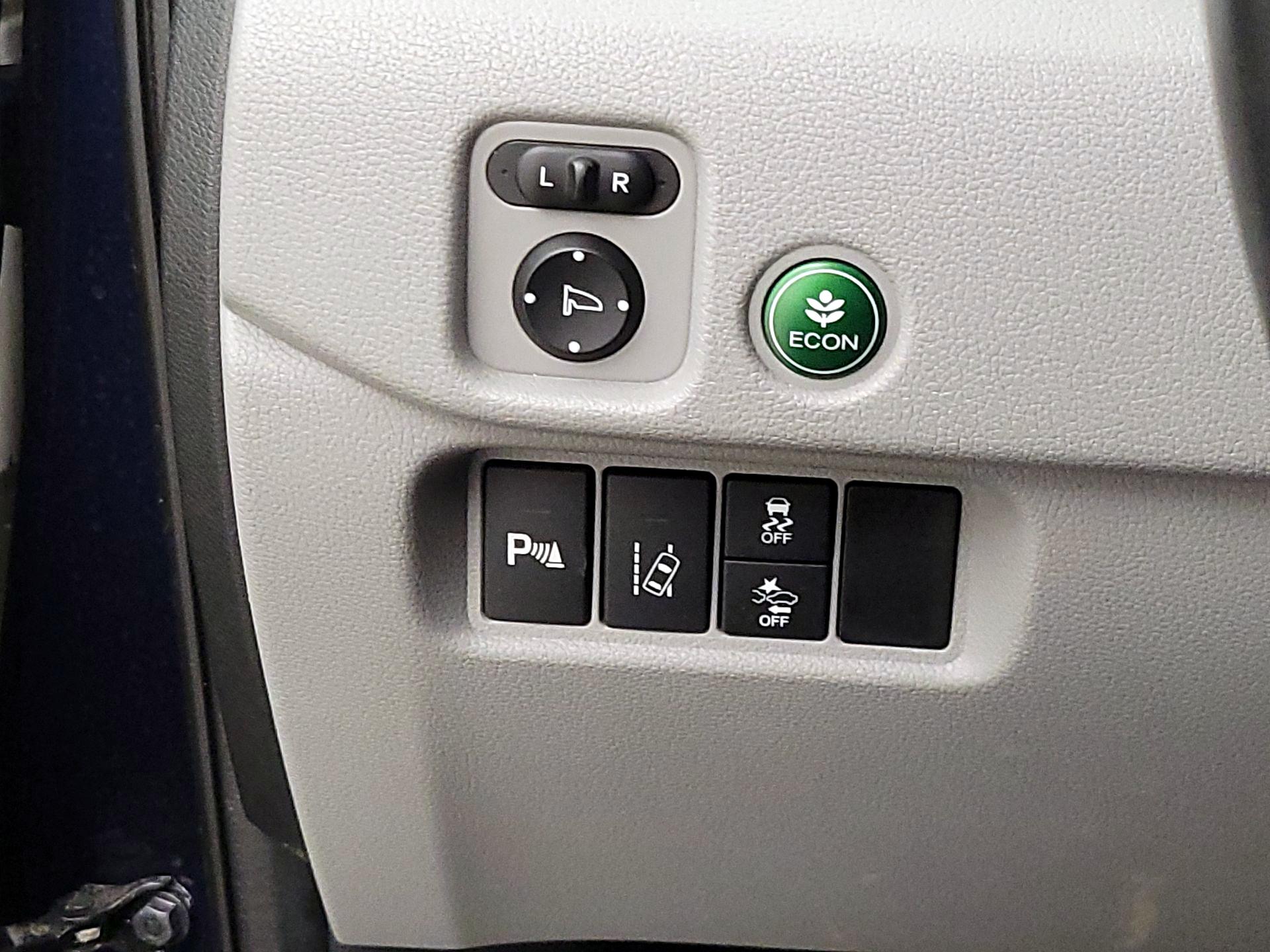 Thumbnail: 2016 Honda Pilot - 11