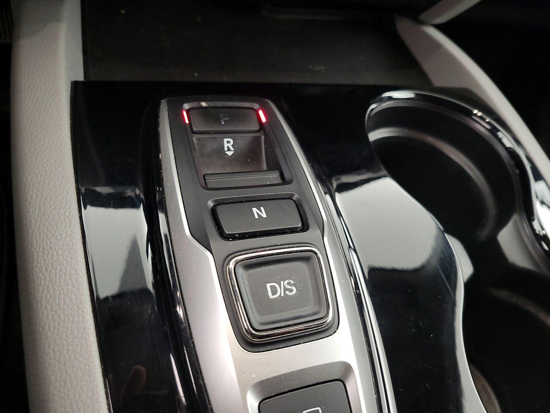 Thumbnail: 2016 Honda Pilot - 15