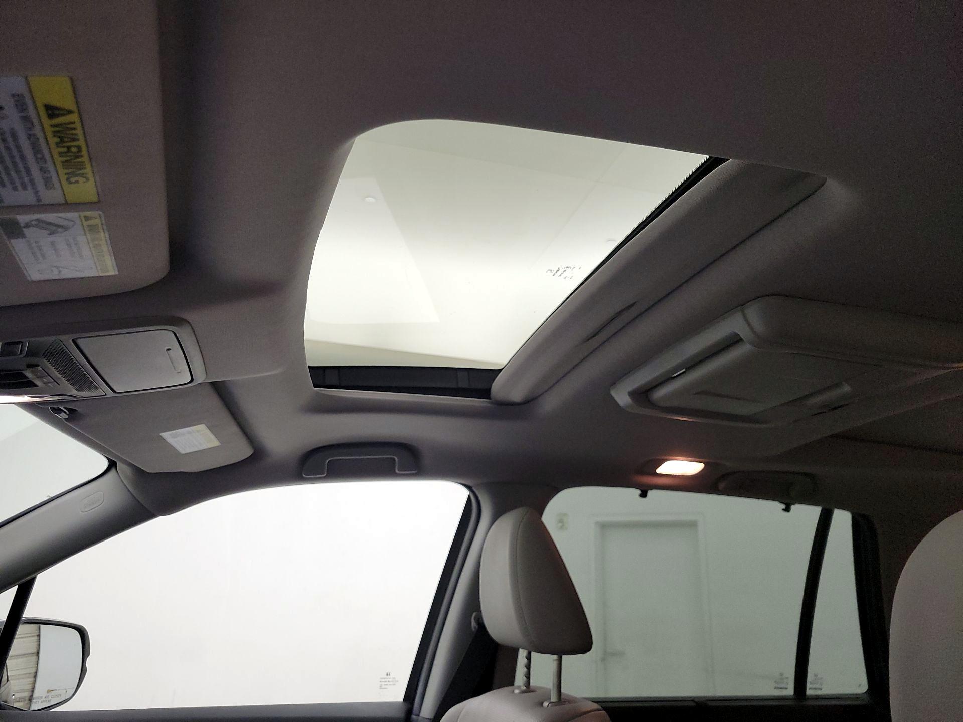 Thumbnail: 2016 Honda Pilot - 17