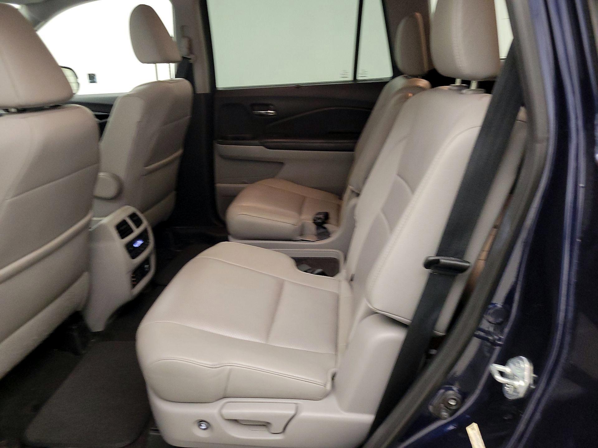 Thumbnail: 2016 Honda Pilot - 18