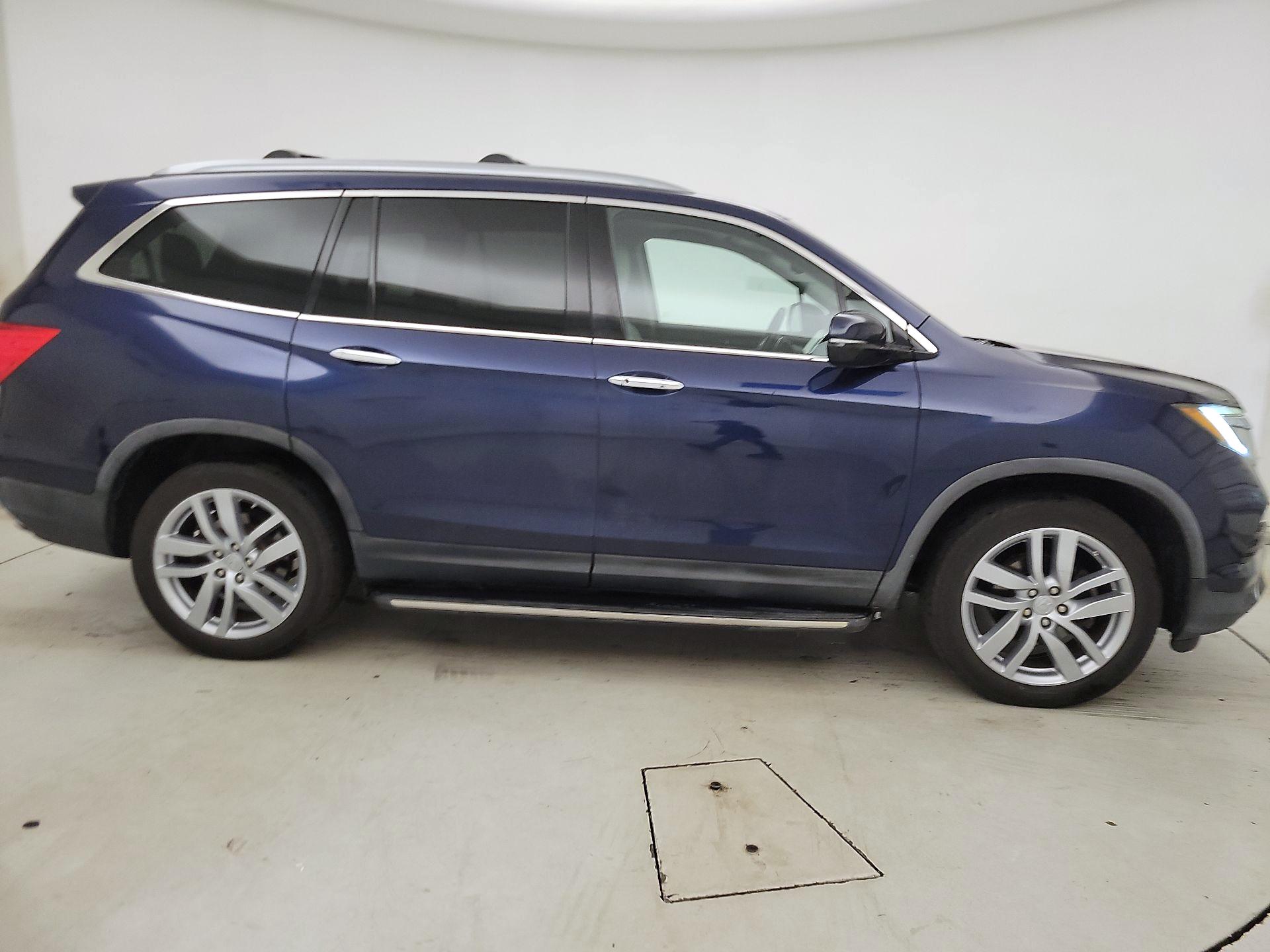 Thumbnail: 2016 Honda Pilot - 4