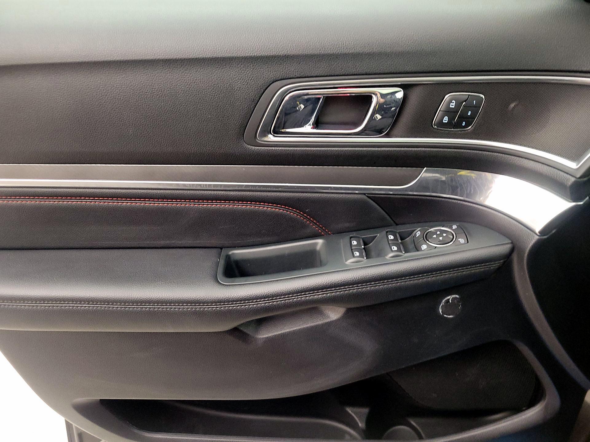 Thumbnail: 2019 Ford Explorer - 12