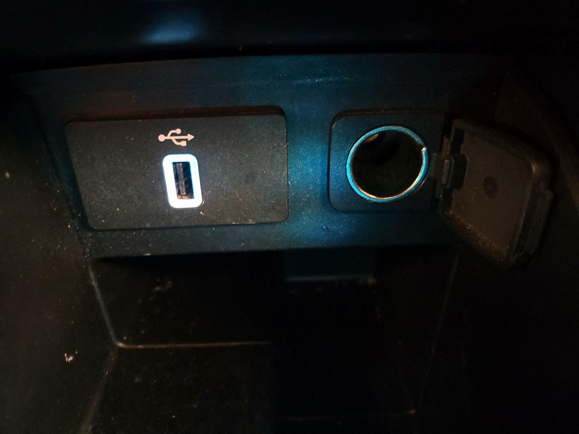 Thumbnail: 2019 Ford Explorer - 19