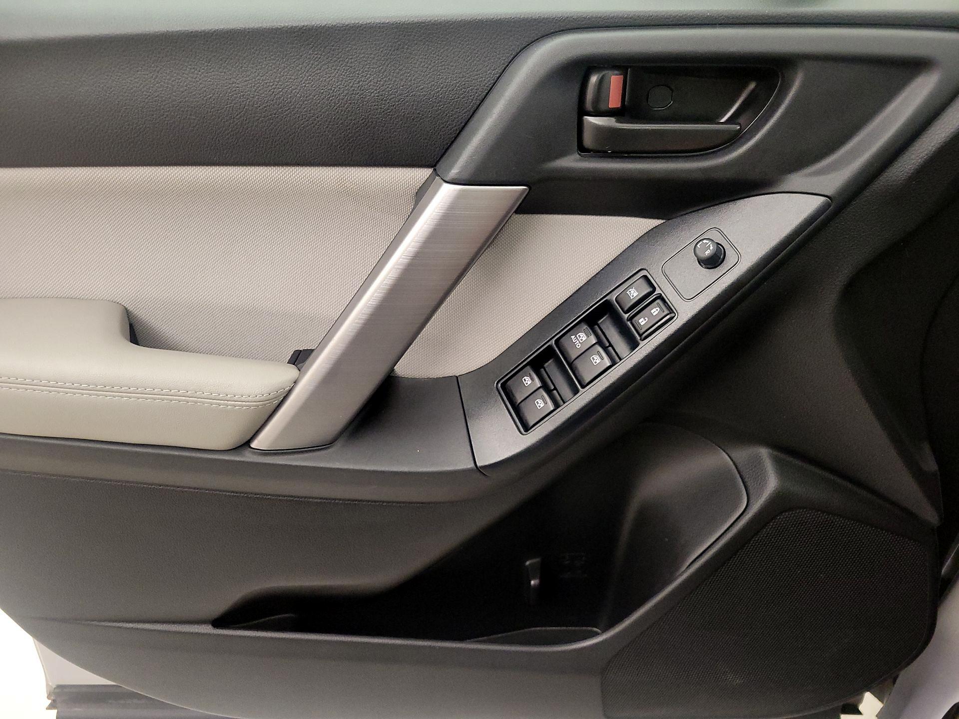 Thumbnail: 2016 Subaru Forester - 12