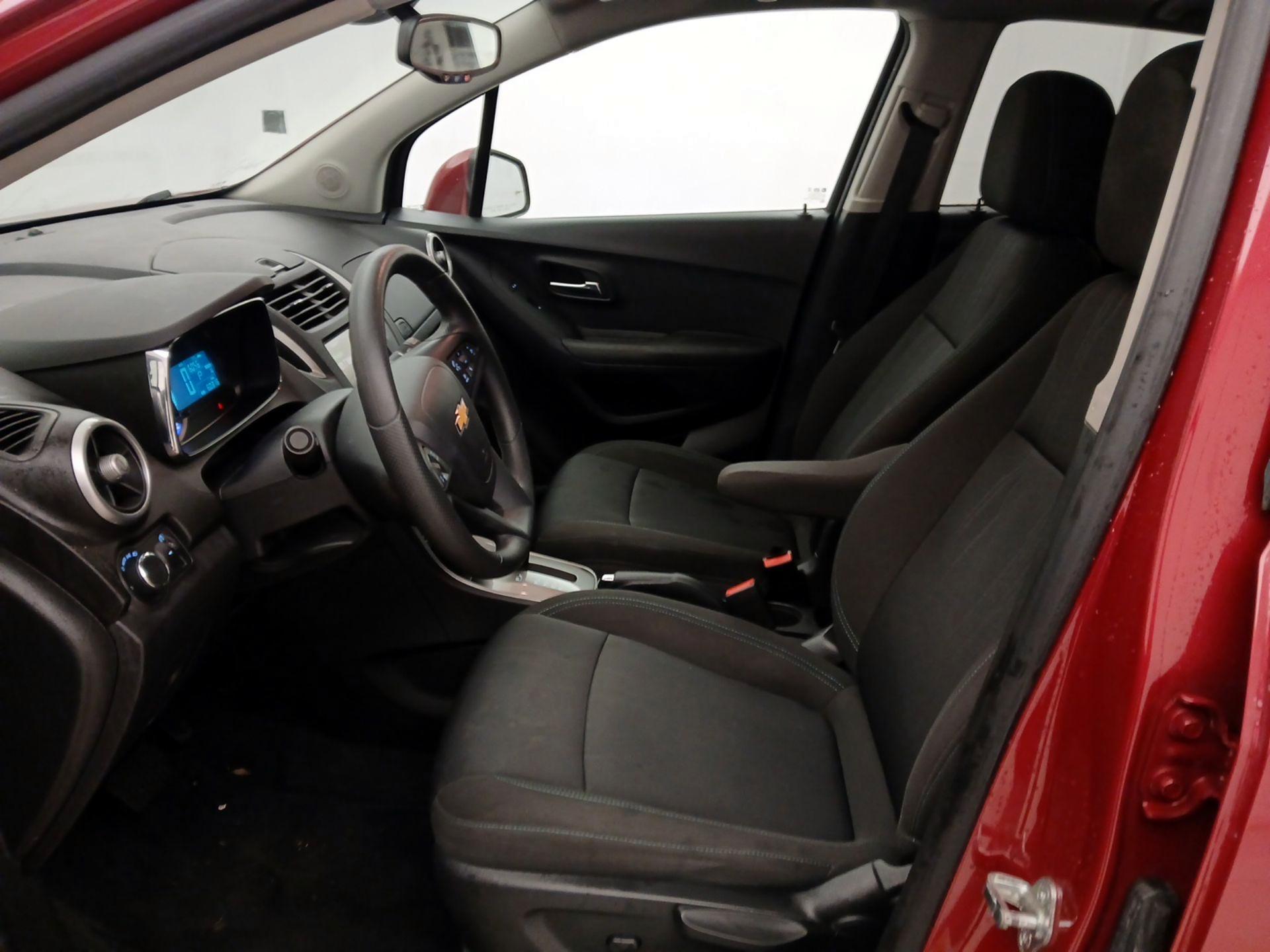 Thumbnail: 2015 Chevrolet Trax - 11