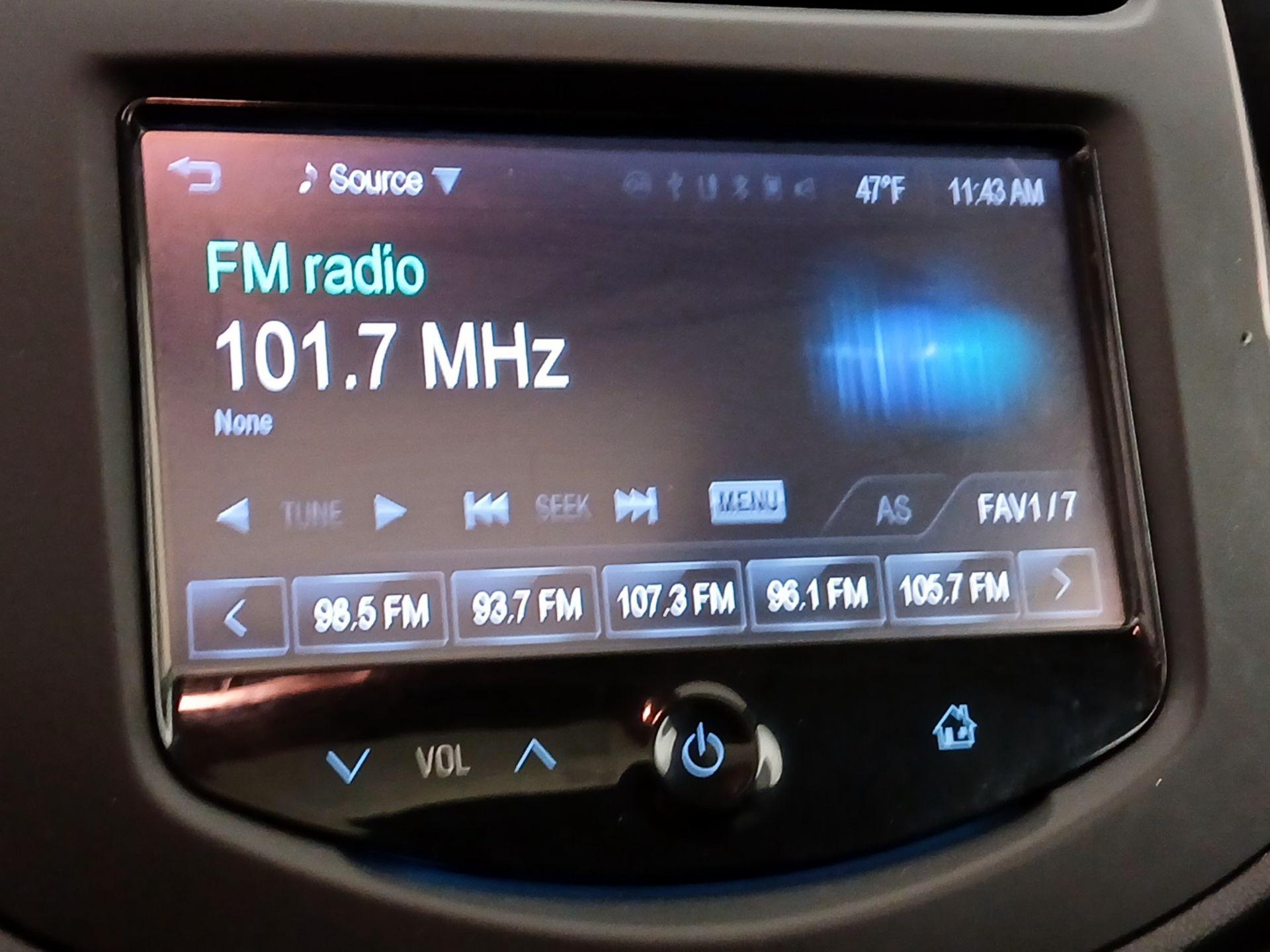 Thumbnail: 2015 Chevrolet Trax - 14