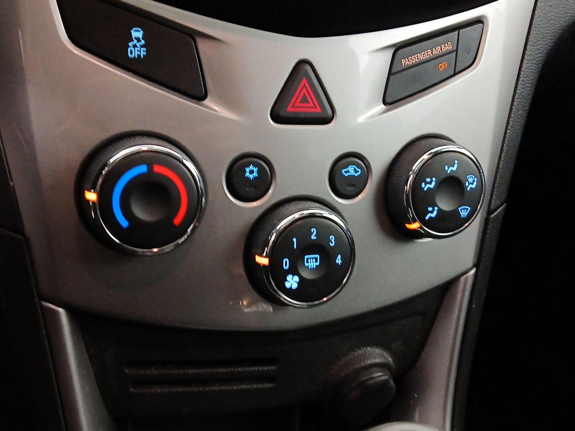 Thumbnail: 2015 Chevrolet Trax - 15