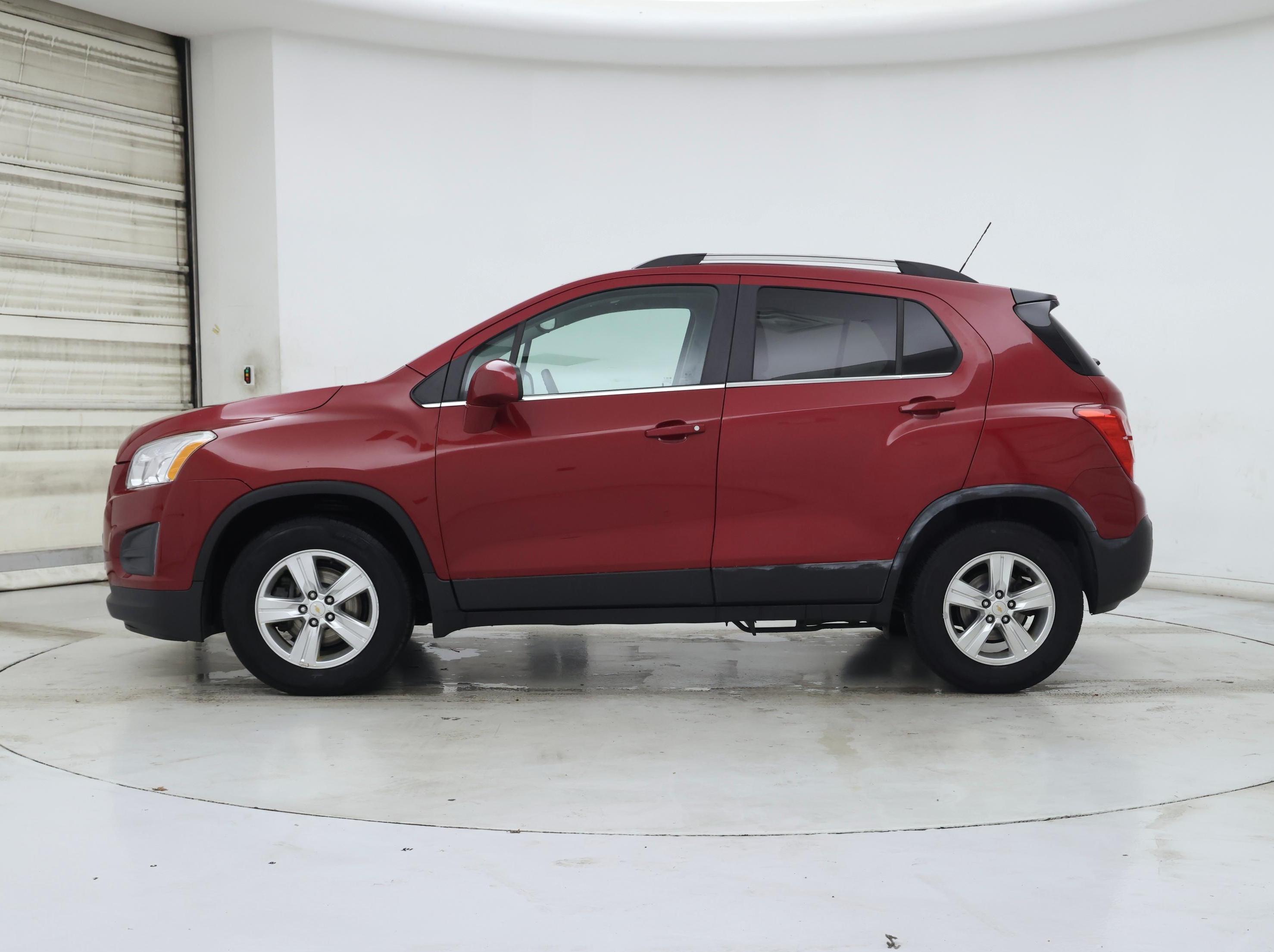 Thumbnail: 2015 Chevrolet Trax - 3