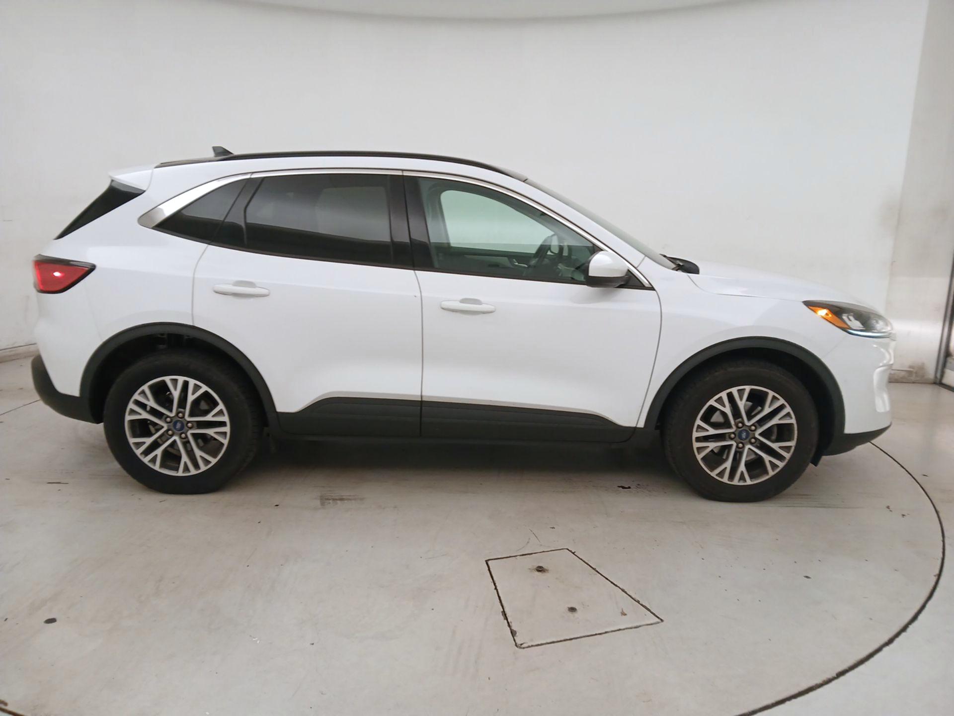 Thumbnail: 2020 Ford Escape - 4