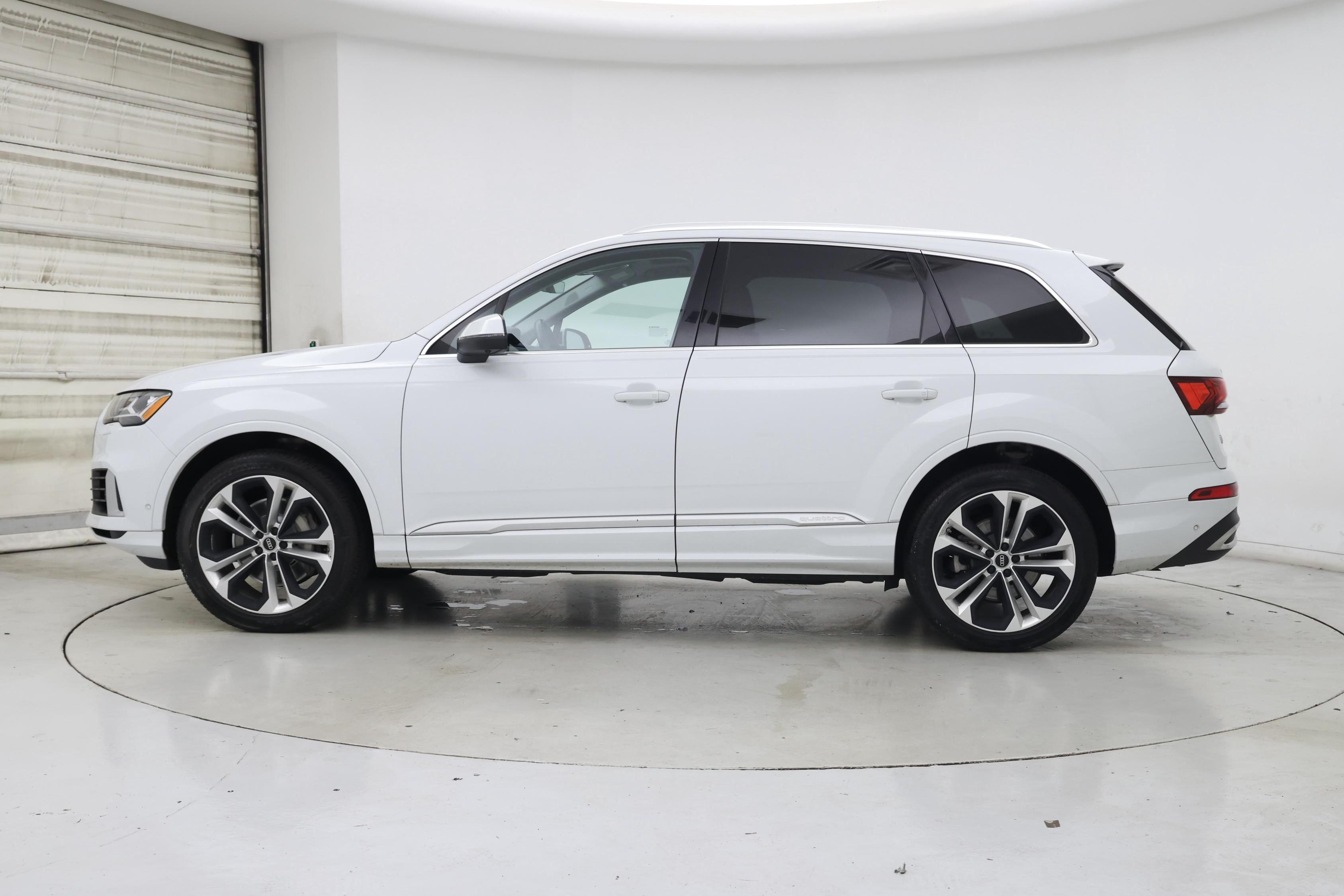 Thumbnail: 2022 Audi Q7 - 3