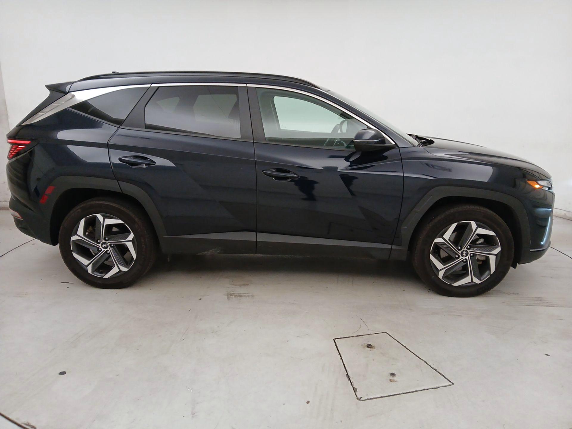 Thumbnail: 2022 Hyundai Tucson - 4