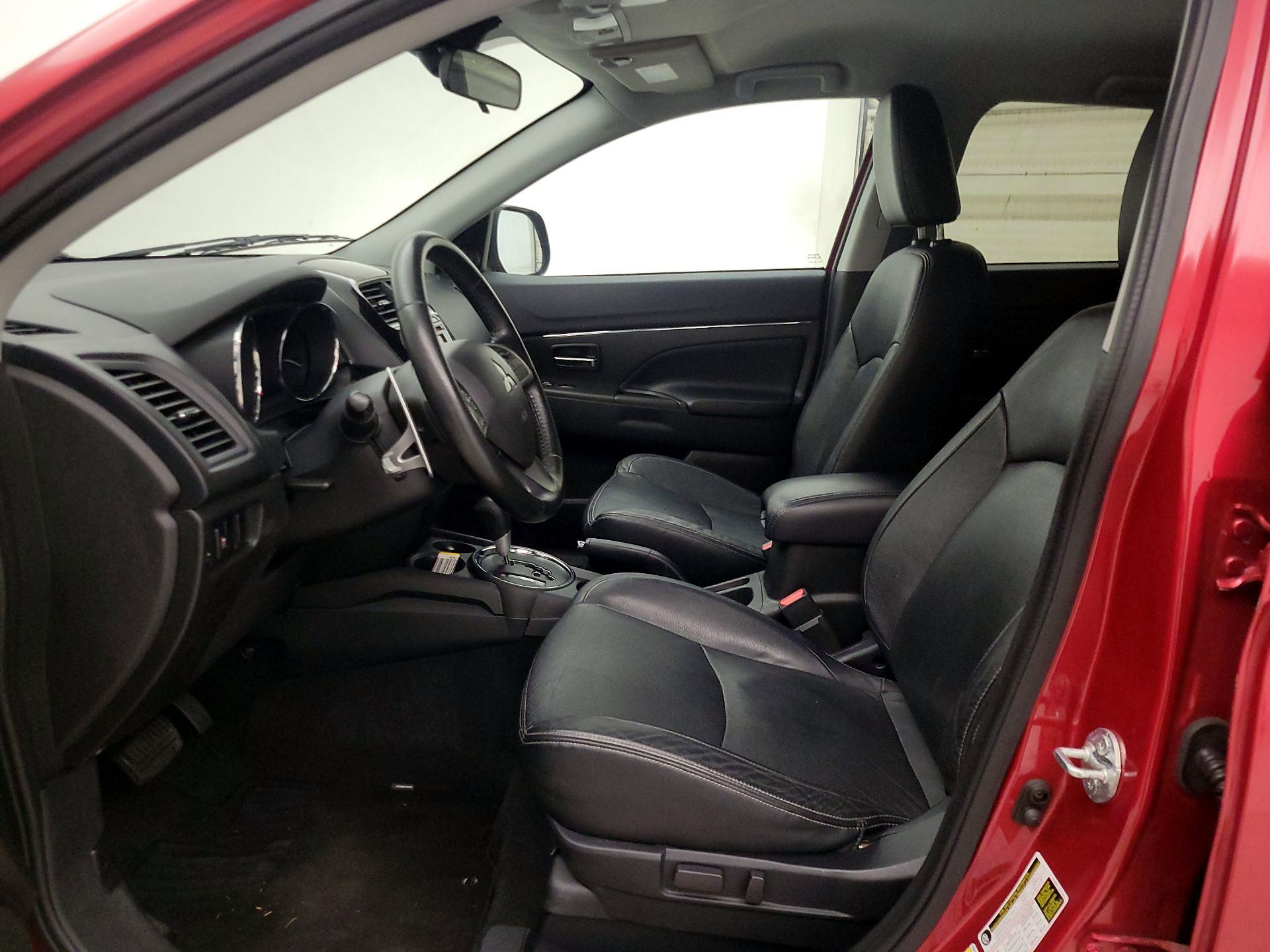 Thumbnail: 2015 Mitsubishi Outlander Sport - 11