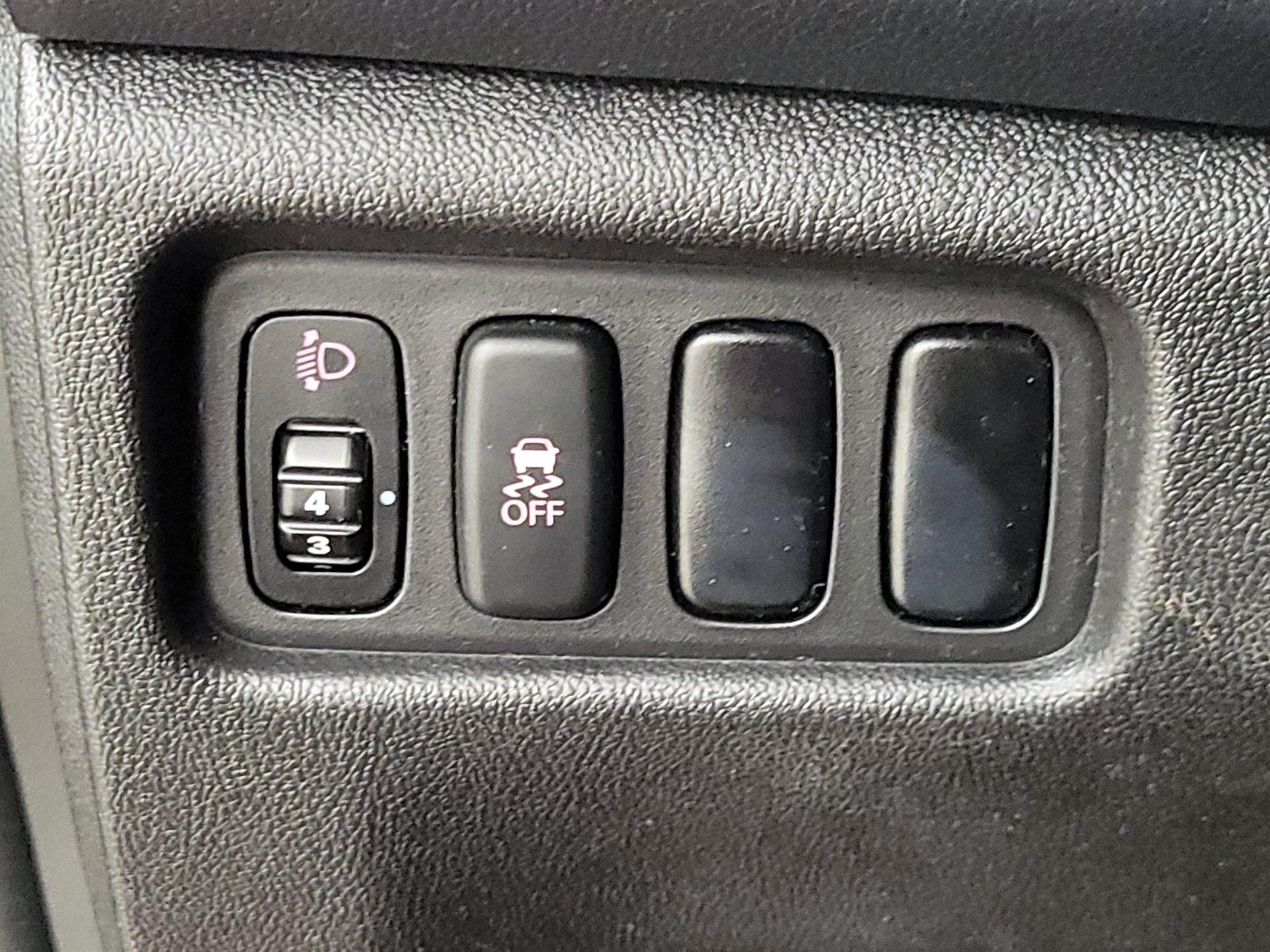 Thumbnail: 2015 Mitsubishi Outlander Sport - 13