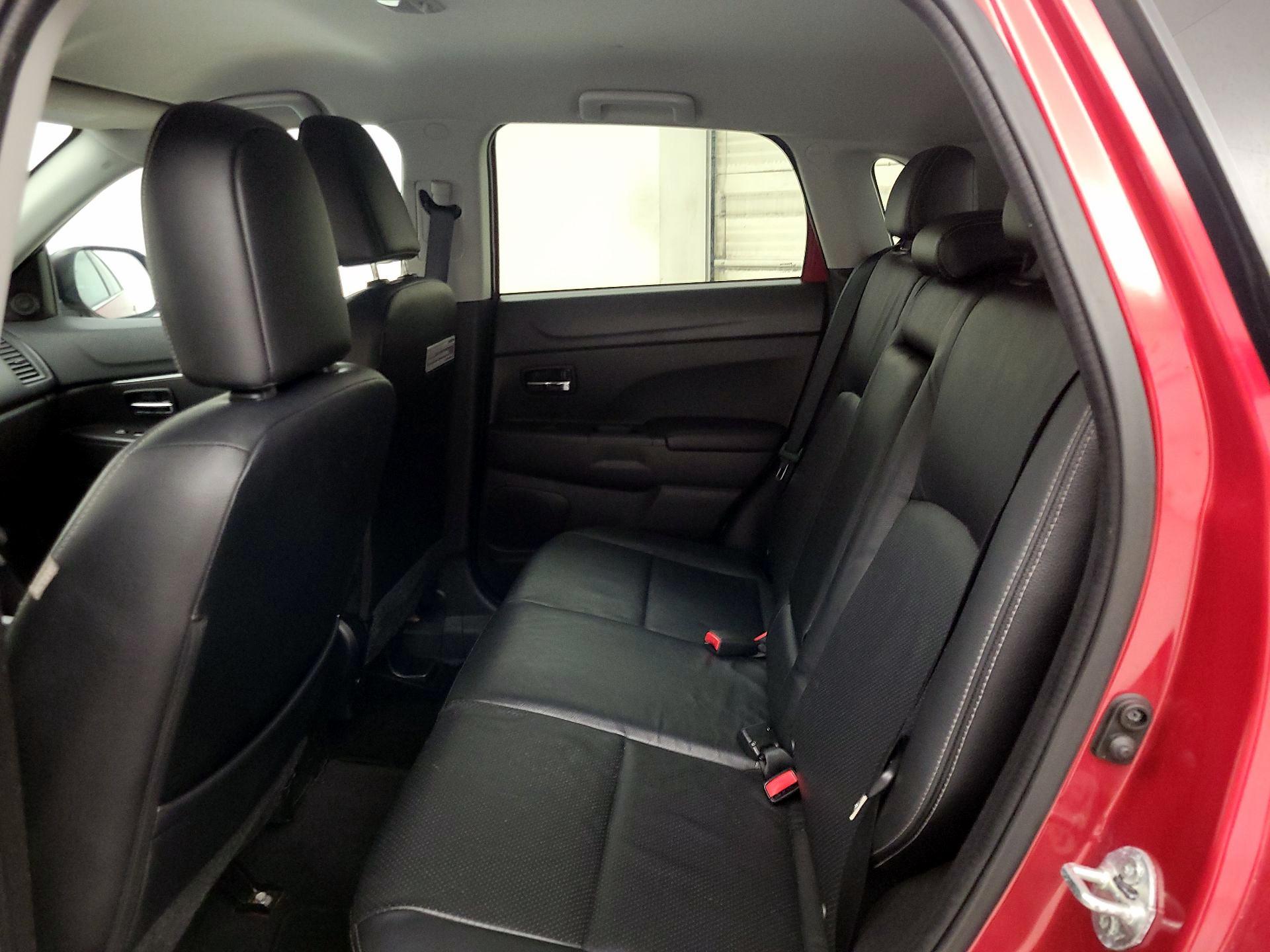 Thumbnail: 2015 Mitsubishi Outlander Sport - 19