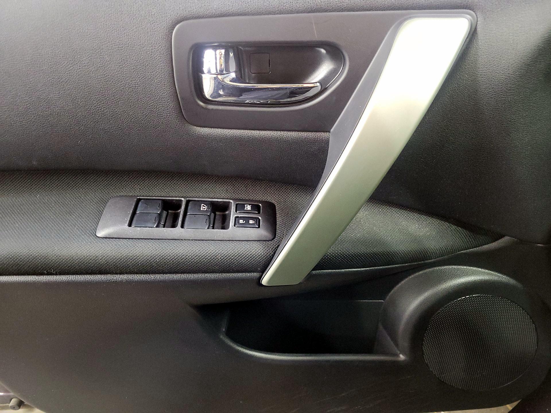 Thumbnail: 2014 Nissan Rogue - 12