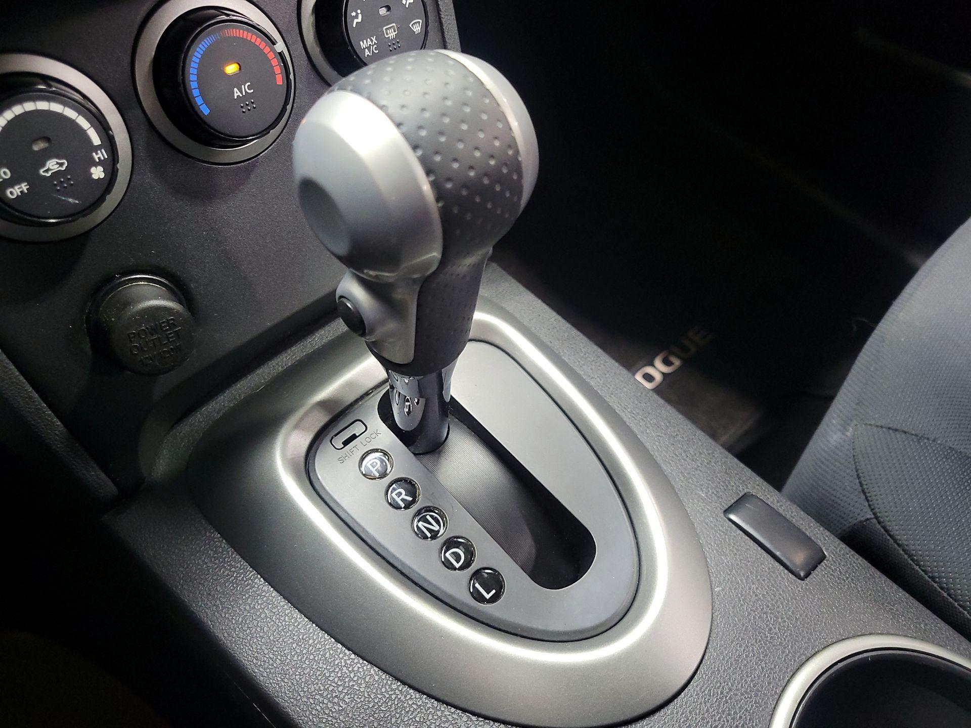 Thumbnail: 2014 Nissan Rogue - 17