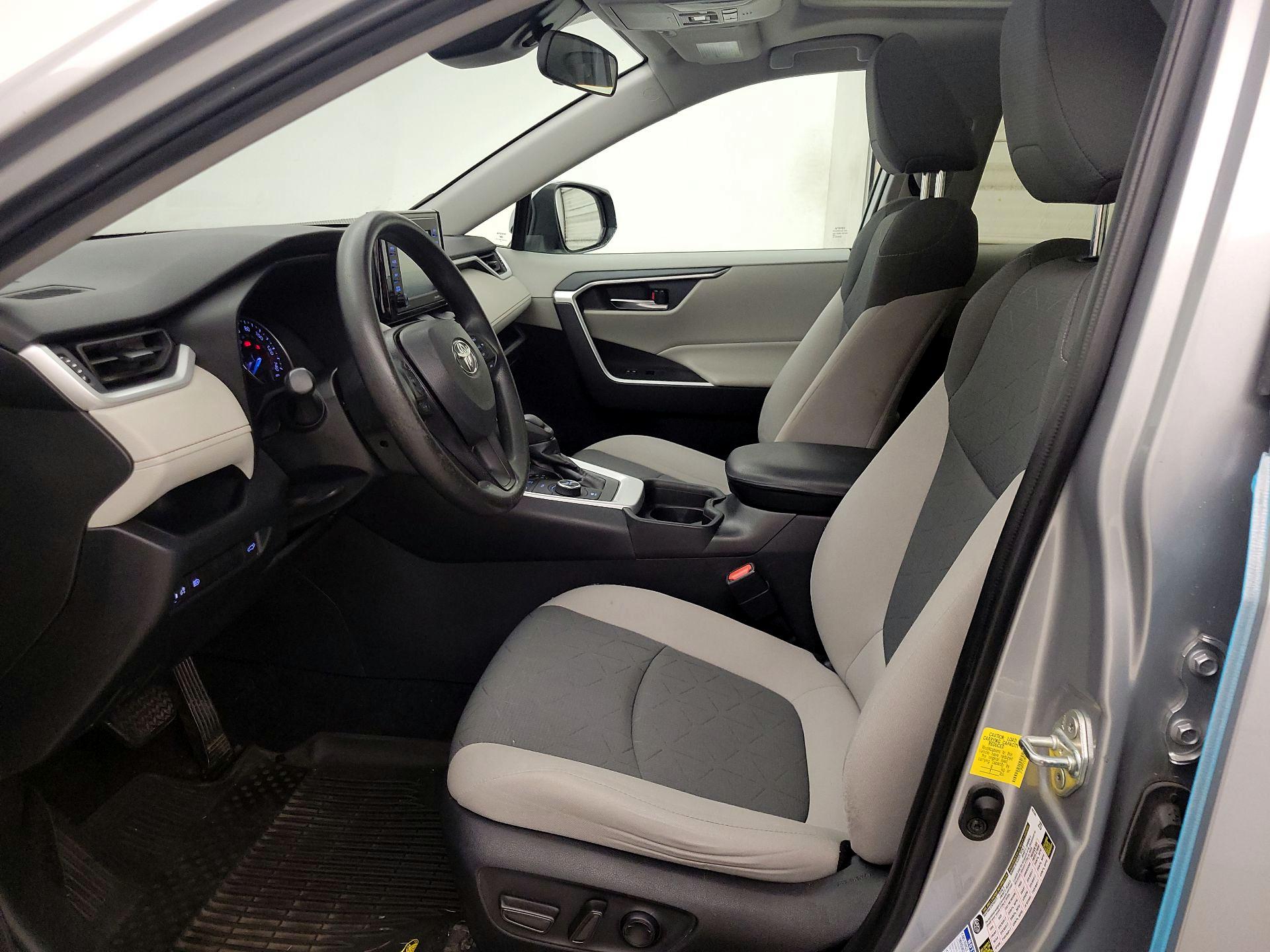 Thumbnail: 2020 Toyota RAV4 - 11